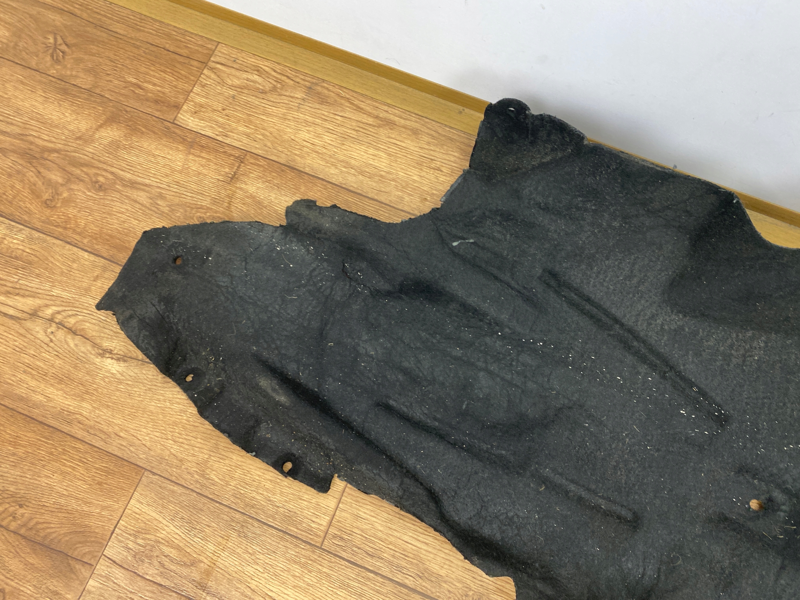 mudguard rear. left Ford Mustang VI 2015+