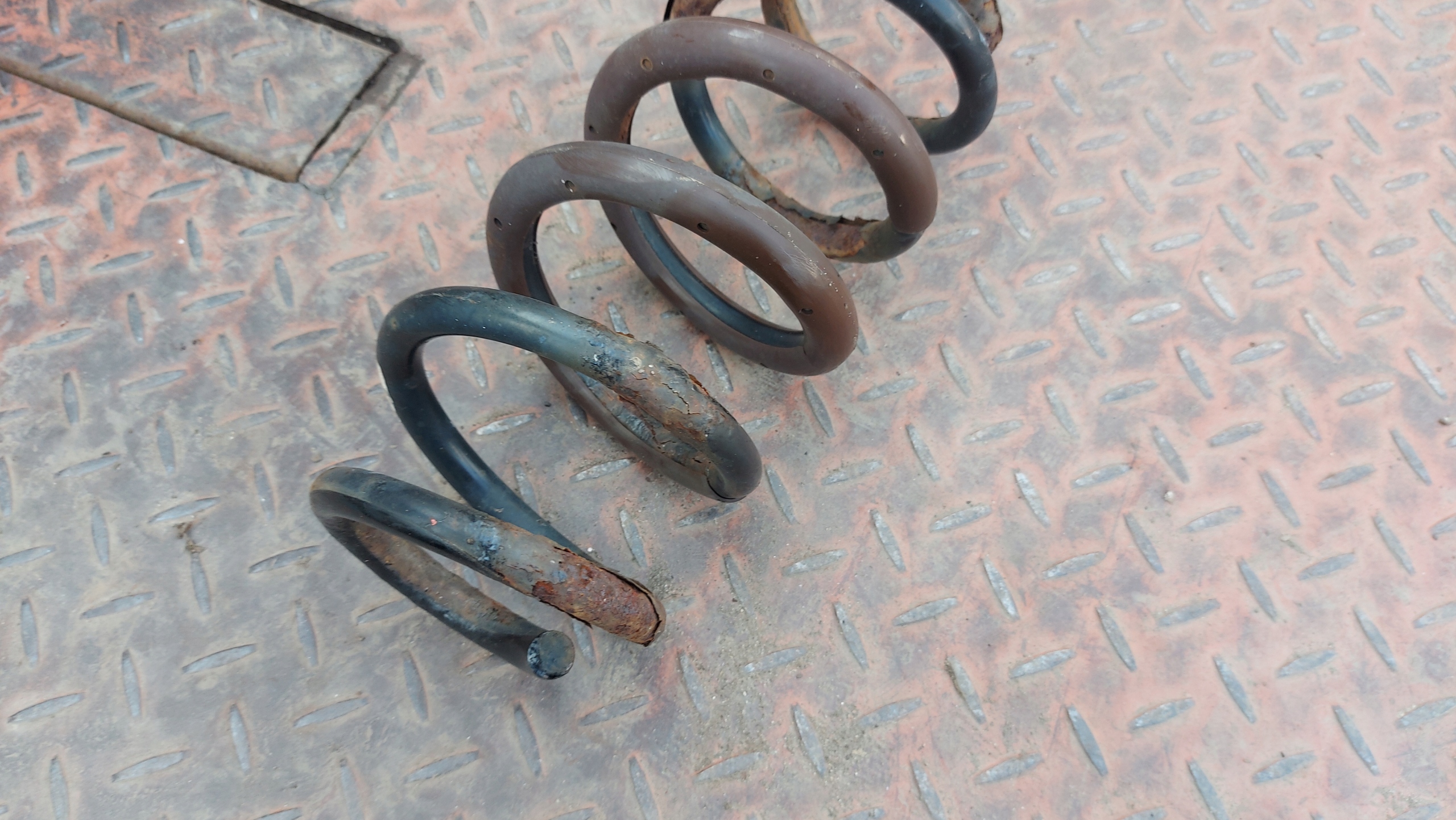 spring springs right left rear part rear LEXUS IS 220D IS200 IS220 05