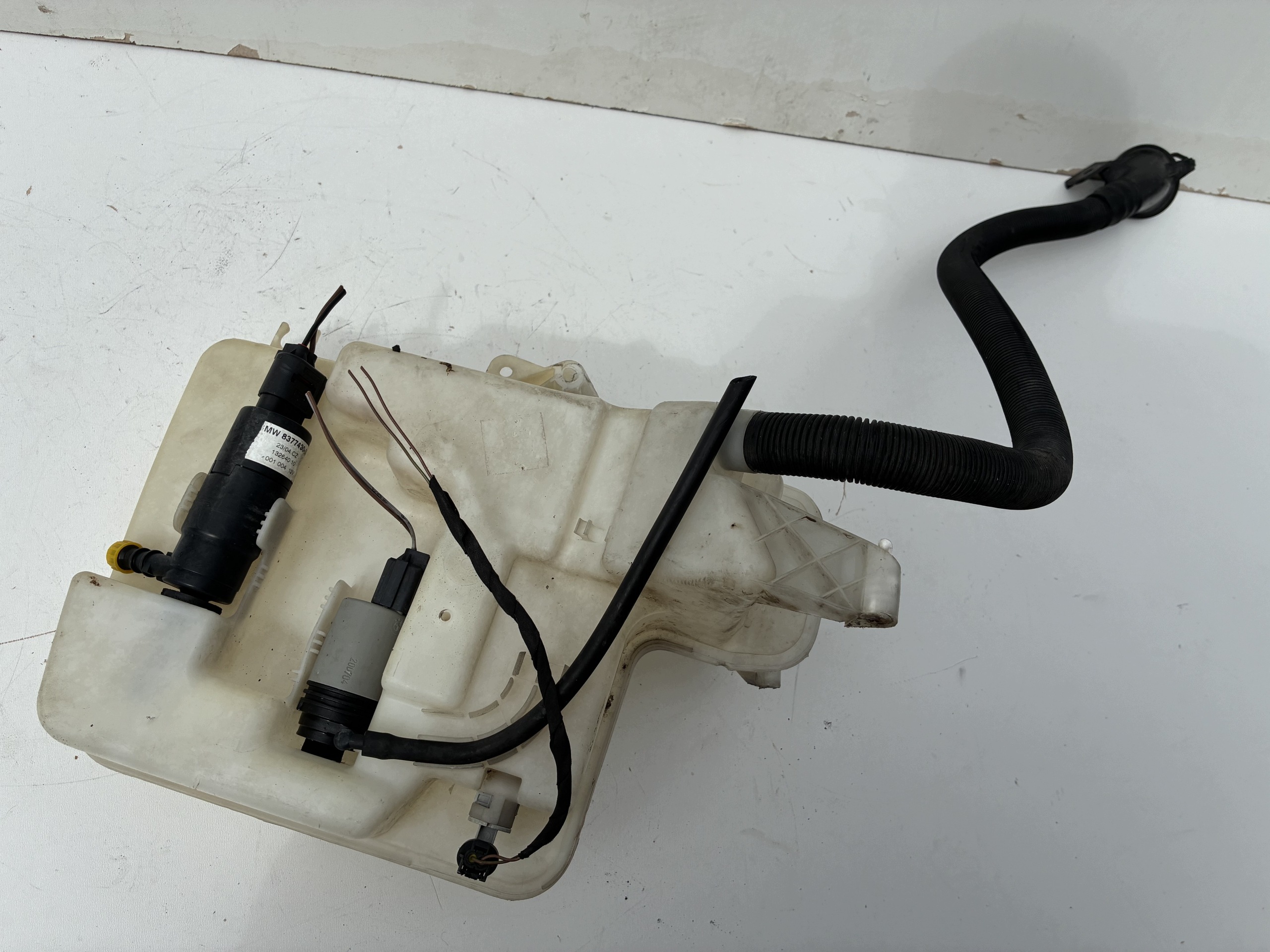 spremnik gasa mlaznice xenon BMW Seria 5 6 E60 E61 E63 E64 ==OEM==