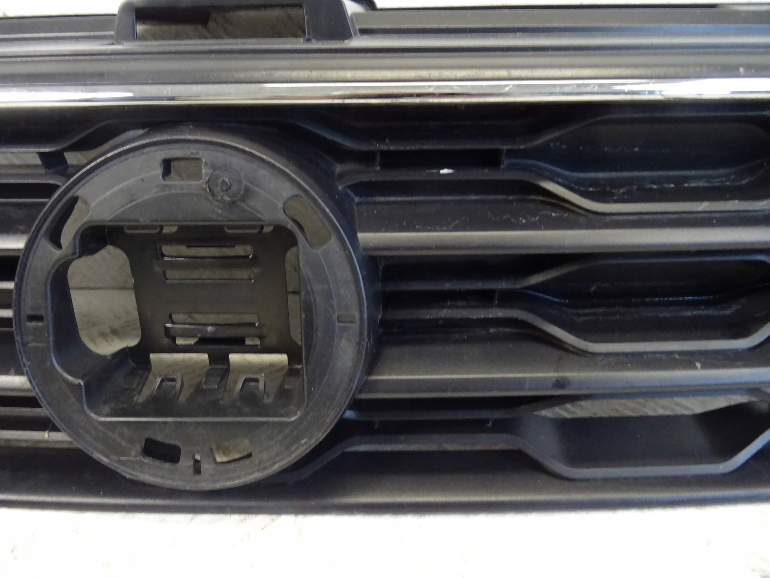 grill grille front front VW TROC T-ROC 2GA853651R