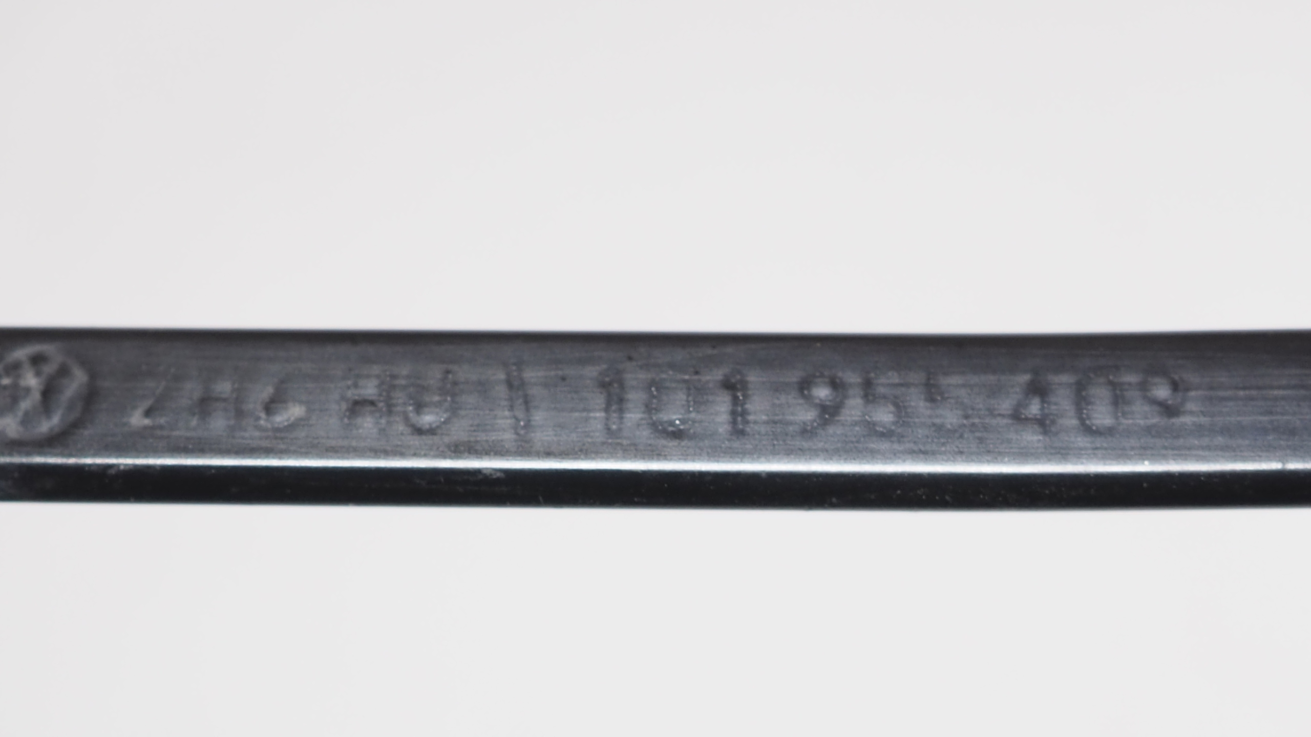 VW Golf VI wiper arm left right front