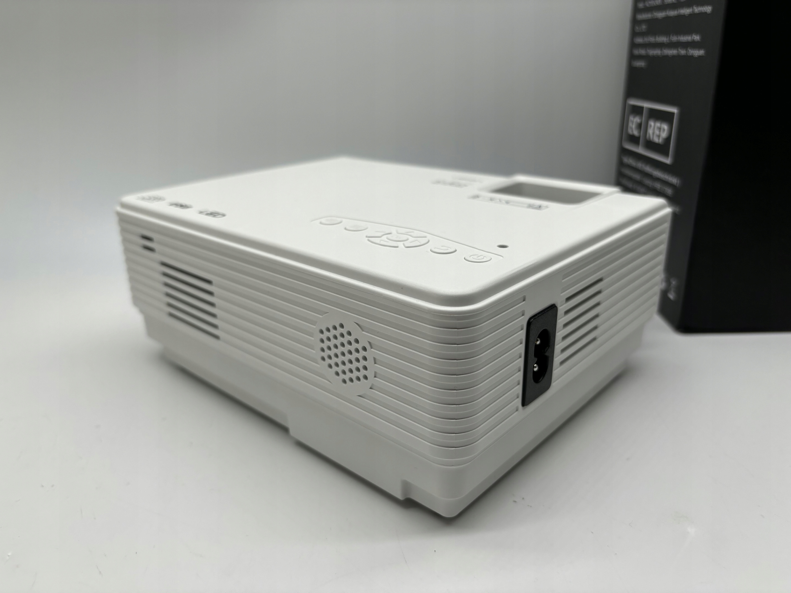 Mini projektor, AKATUO XR31 WiFi Bluetooth projektor FullHD 1080 OS ANDROID Kontrast (x:1) 5000