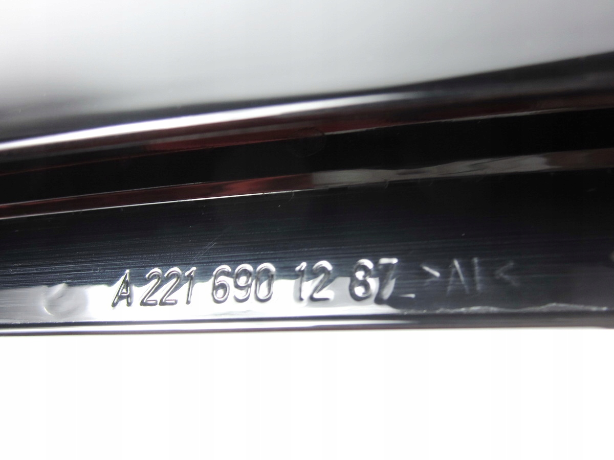 moulding slupka door front right Mercedes W221