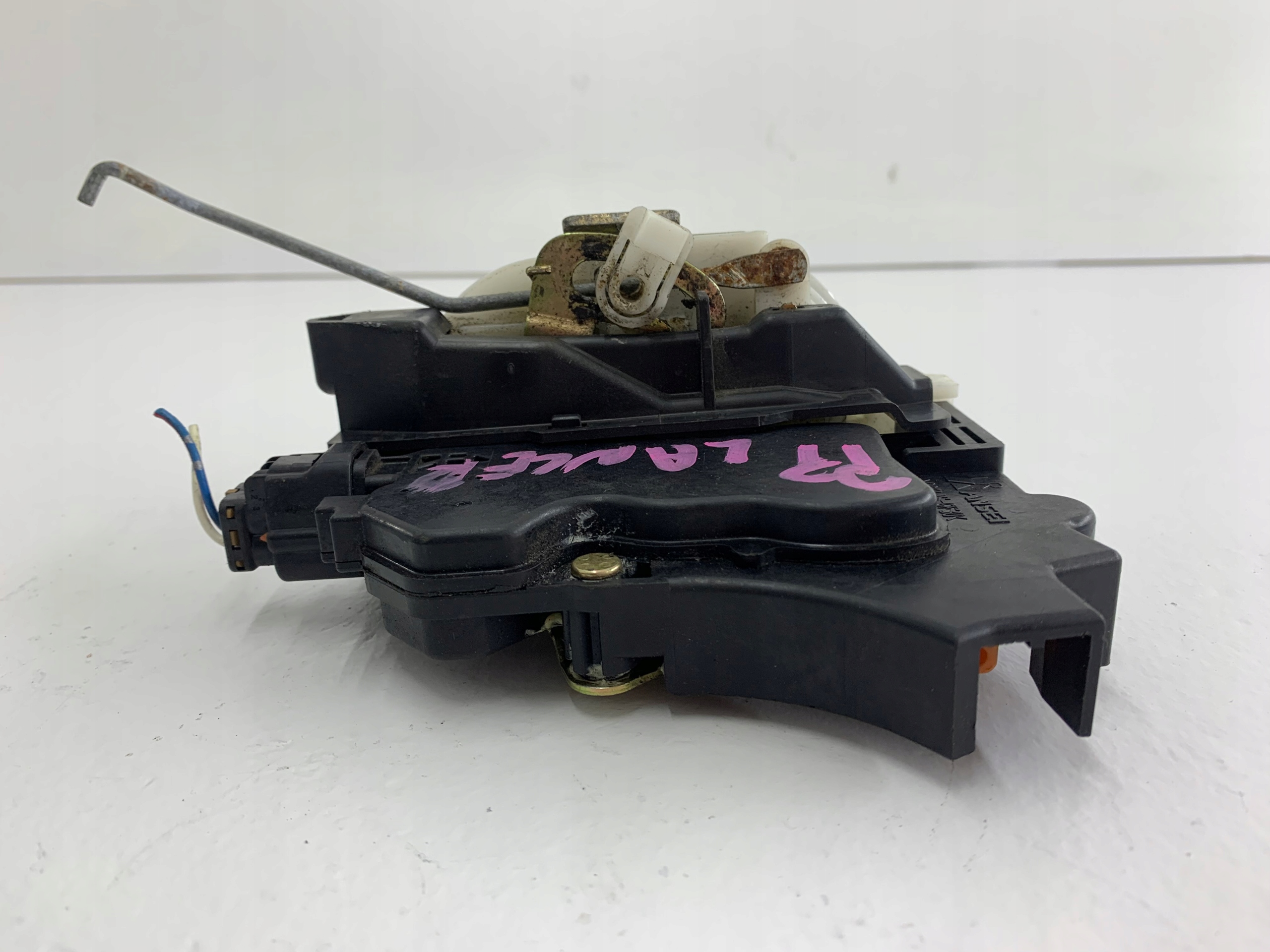 MITSUBISHI LANCER VII lock door right front