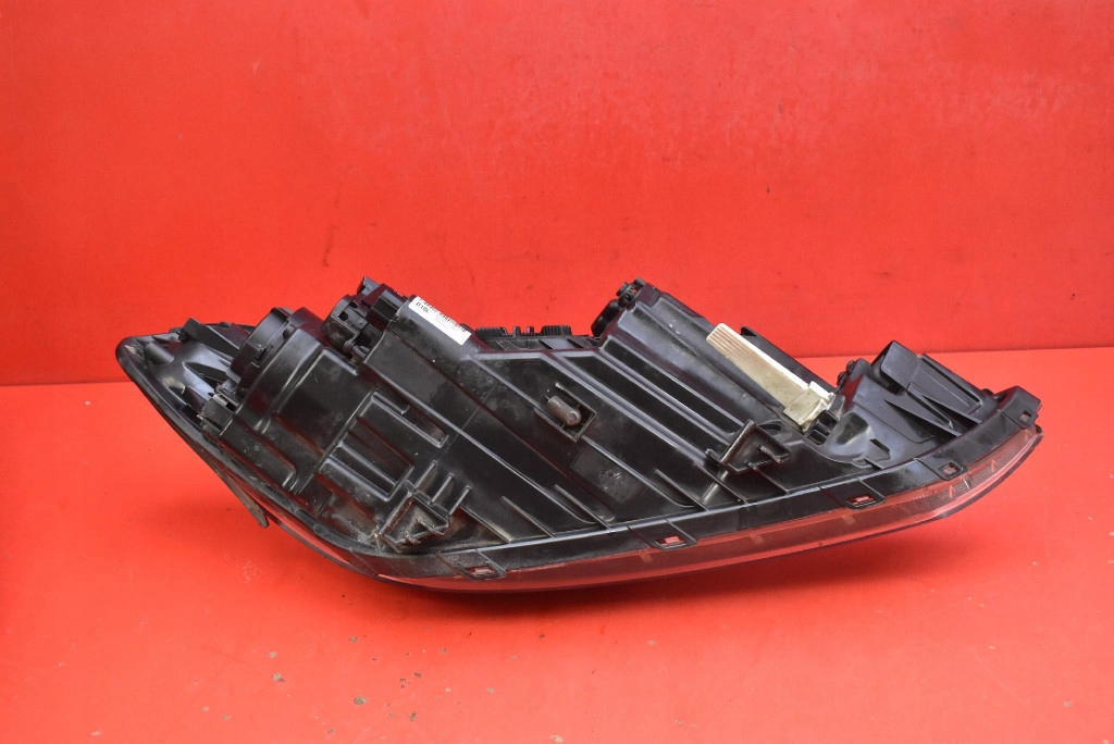 REFLEKTOR left light front lens EU 92101-D7100 HYUNDAI TUCSON 3 III
