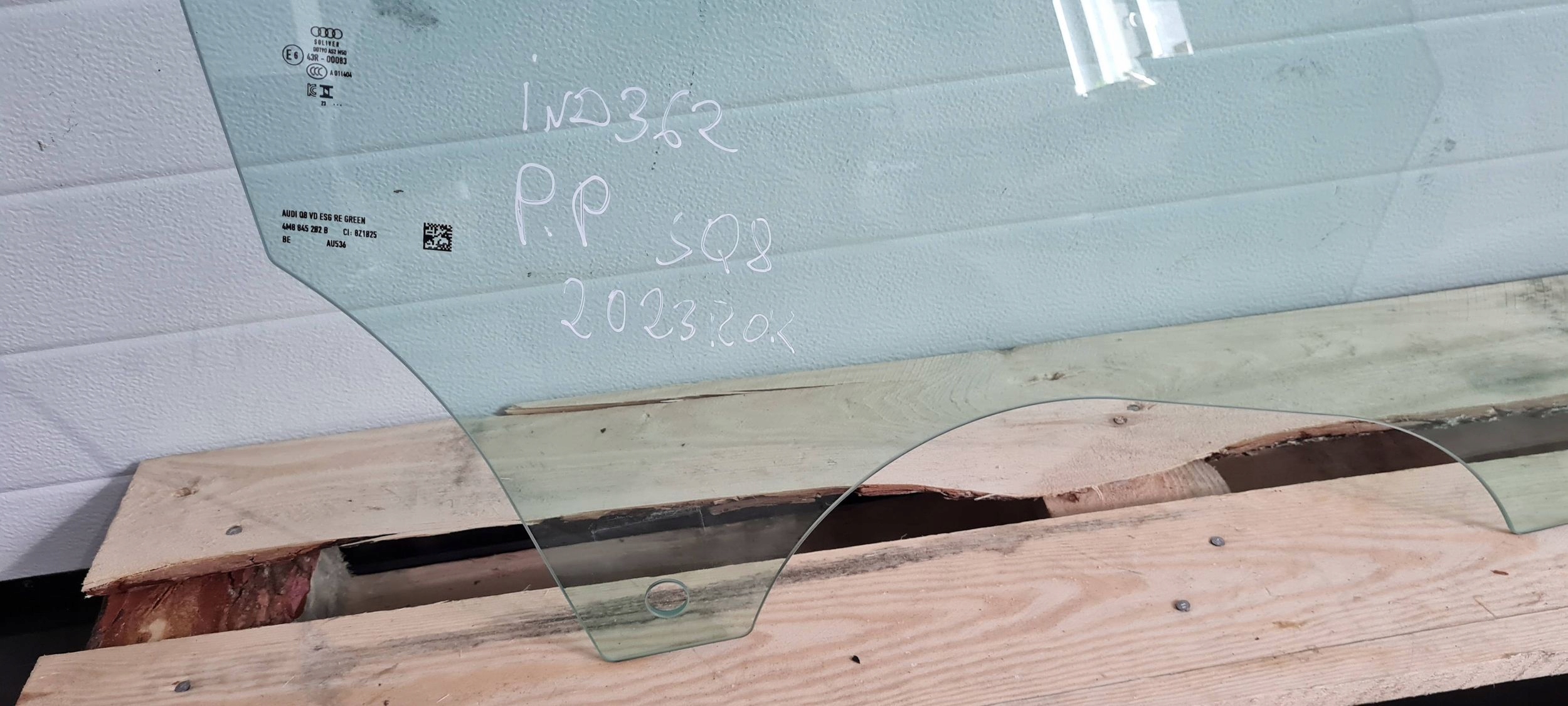 SQ8 4M RSQ8 Q8 window door right right front 23R 4M8845202B