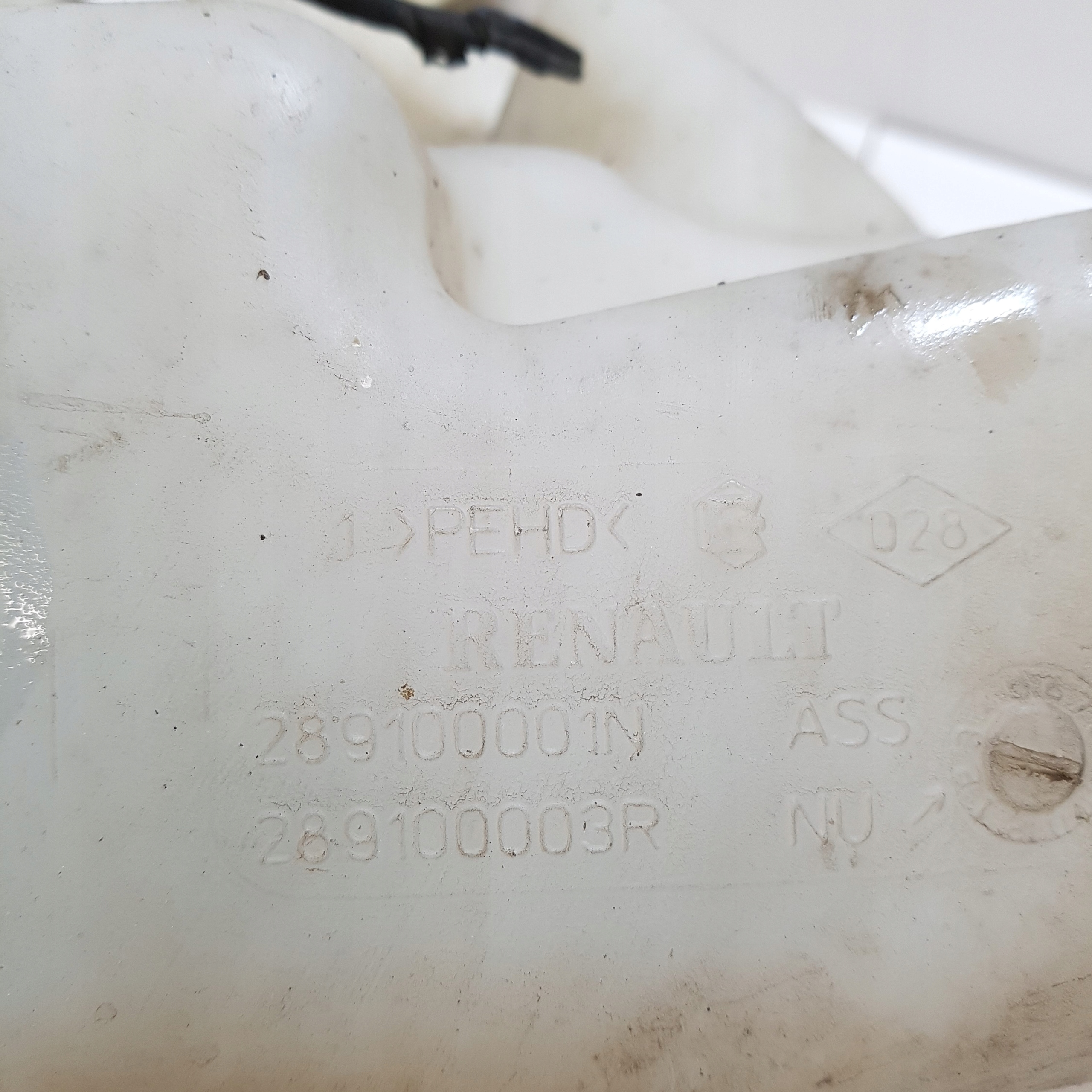 washer fluid tank RENAULT LAGUNA 3 289100001N