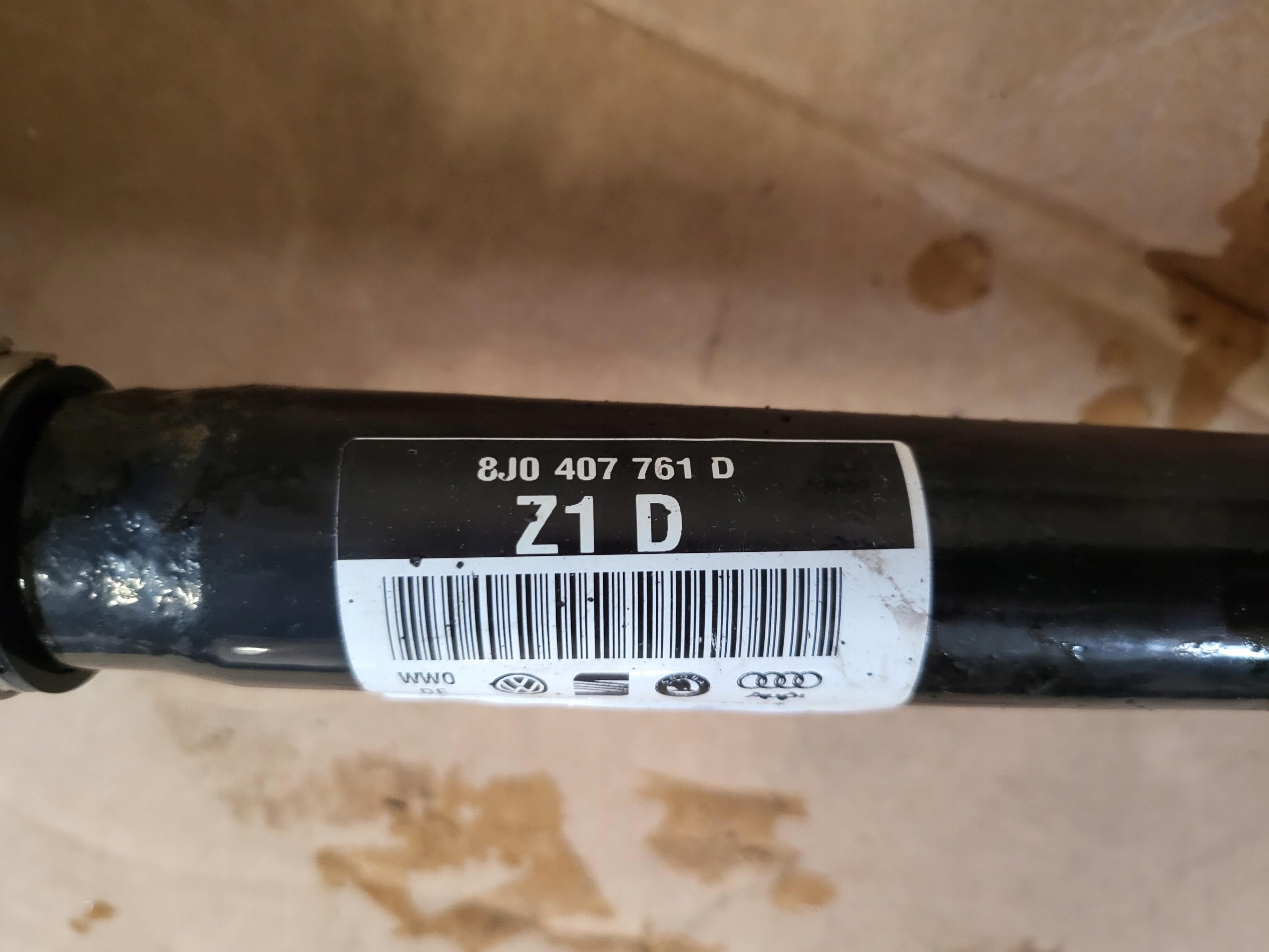semi-axis left AUDI TT 8S 2.0 TDI 2014- 8J0407761D