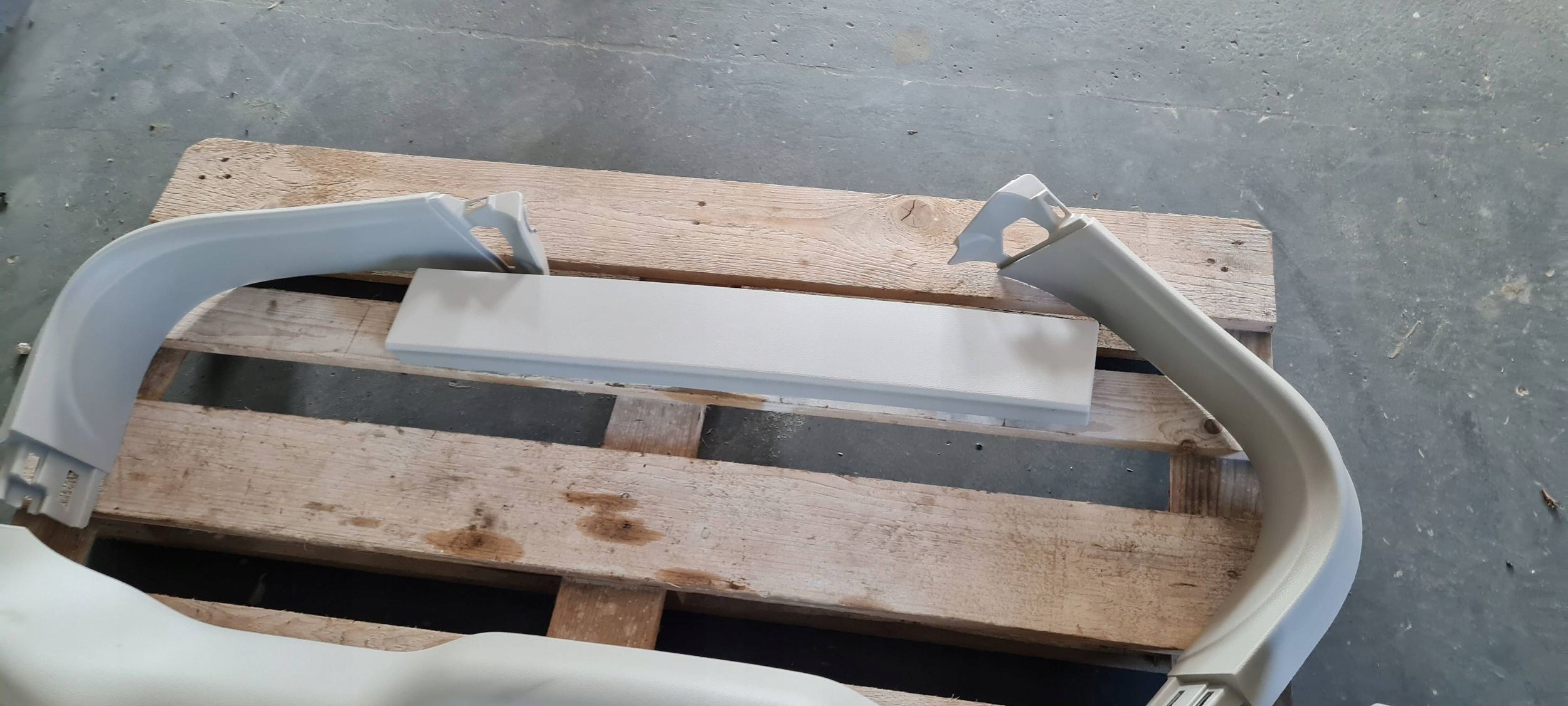 Chrysler Pacifica 2022 cover side bonnet boot rear part 6PP36PD2AA
