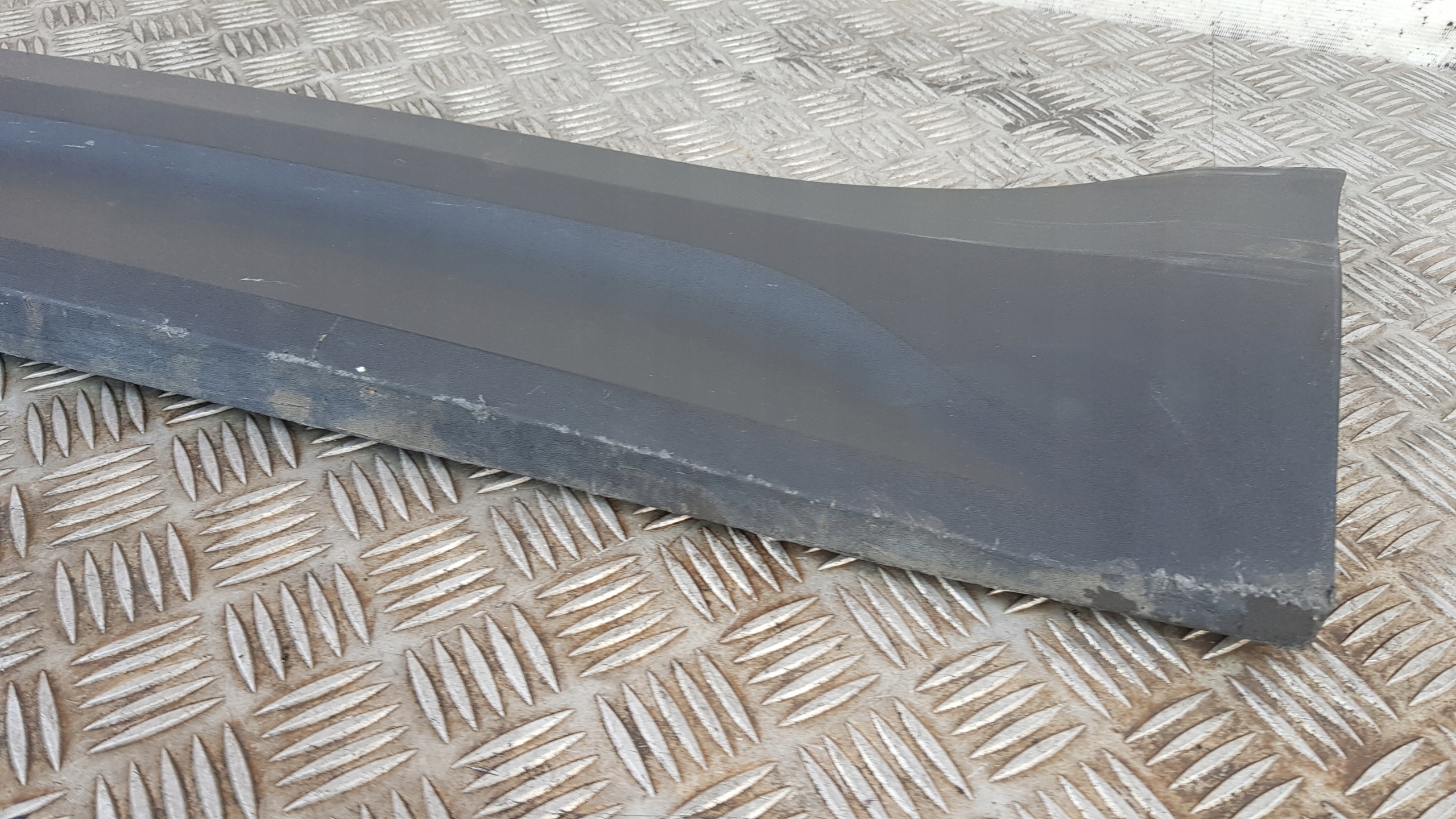 VOLVO XC40 II moulding door left rear part