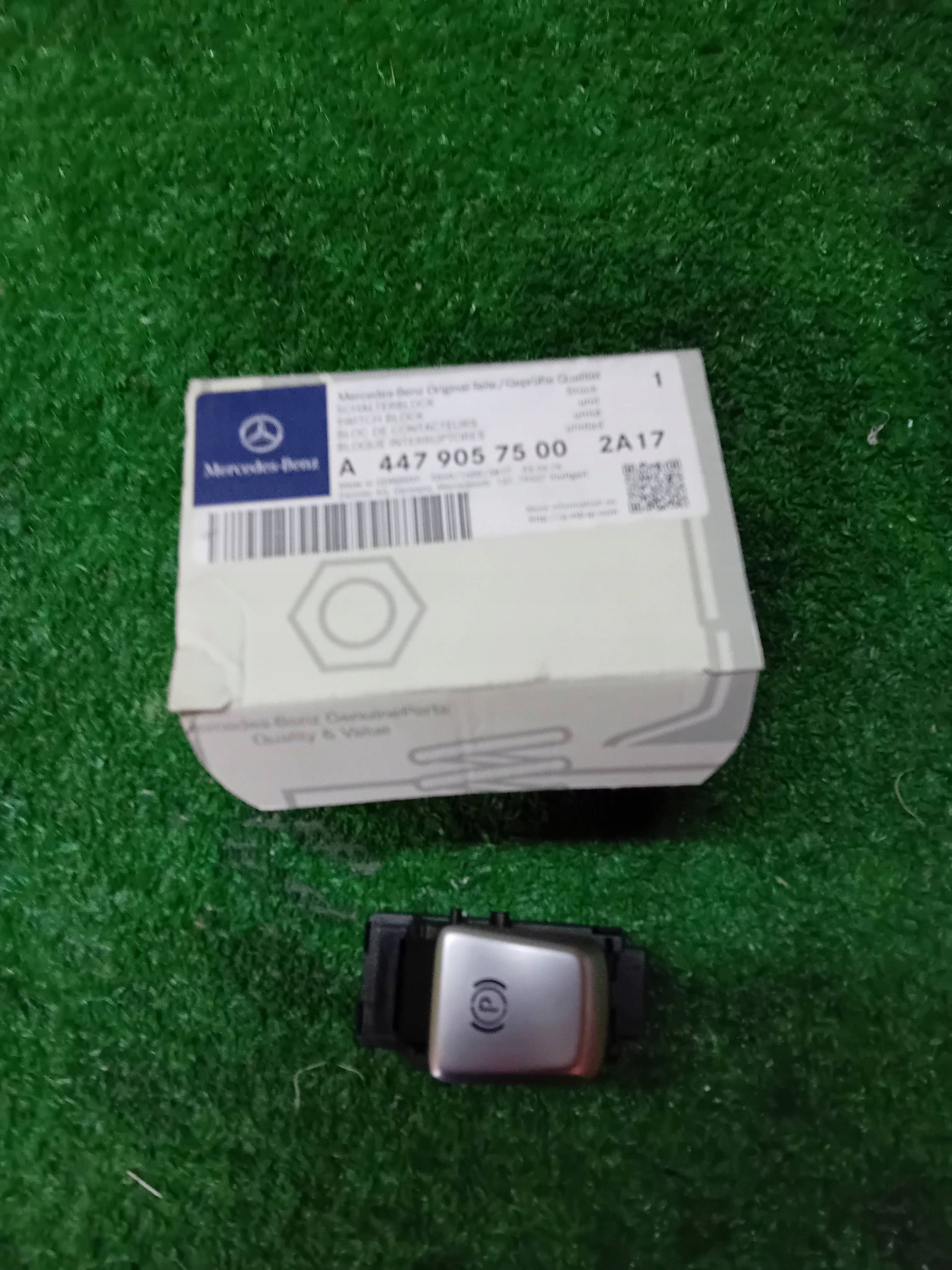 button electric brake MERCEDES V-KLASA W447 NR.01