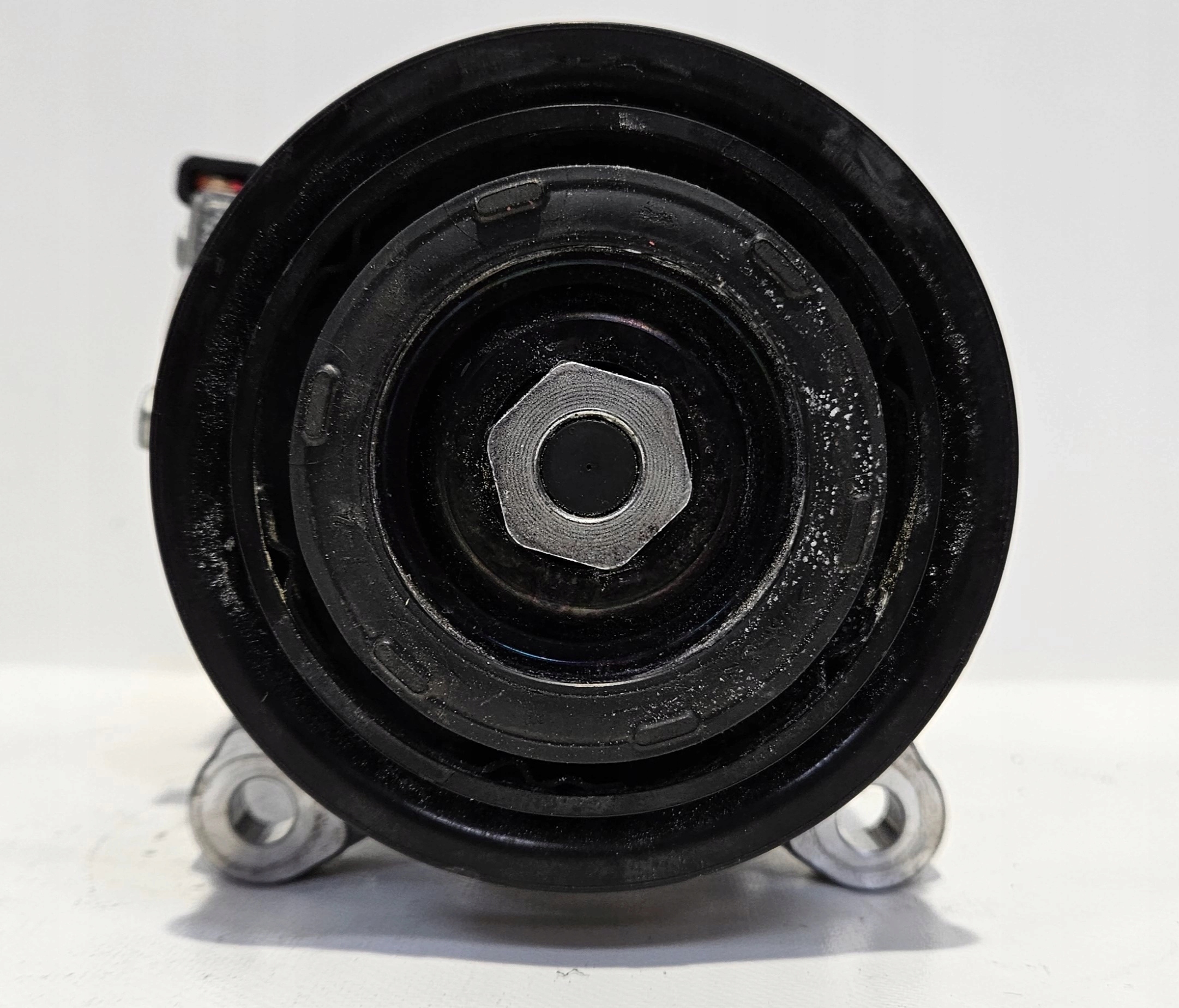 compressor; of the air conditioning BMW OE 9482996-02