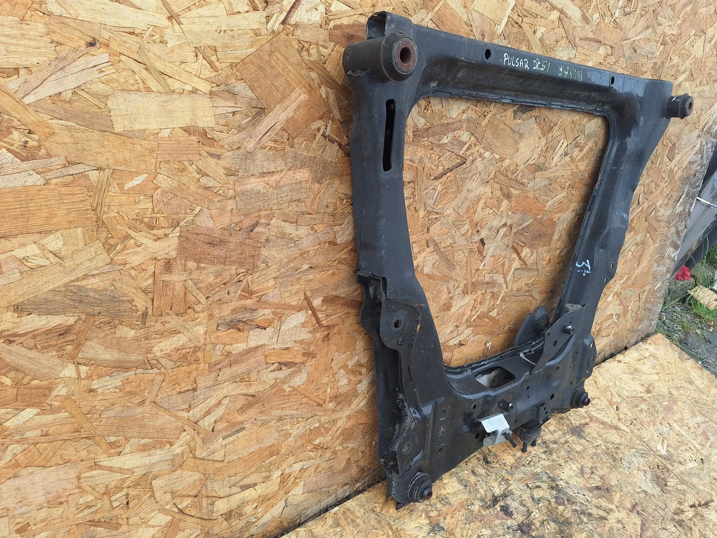 axle beam axle beam subframe Nissan Pulsar DCi
