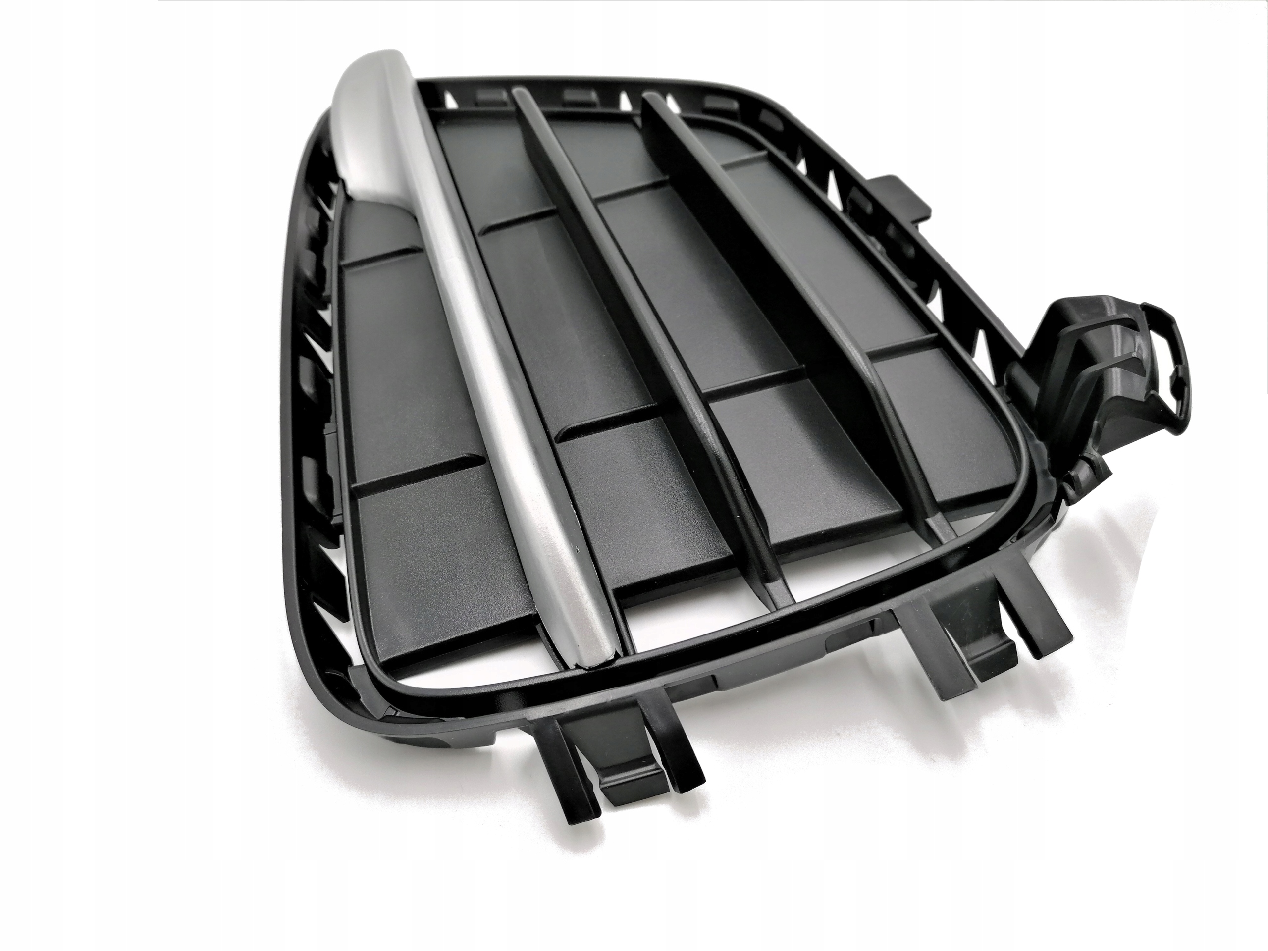 KRATKA WLOTU POWIETRZA ZDERZAKA PRAWA BMW X4 F26 Installation side Front