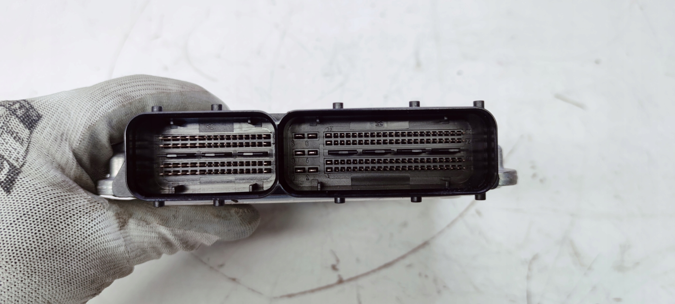 control unit of the engine AUDI A4 A5 3.0TDI CCW 8K0907401C