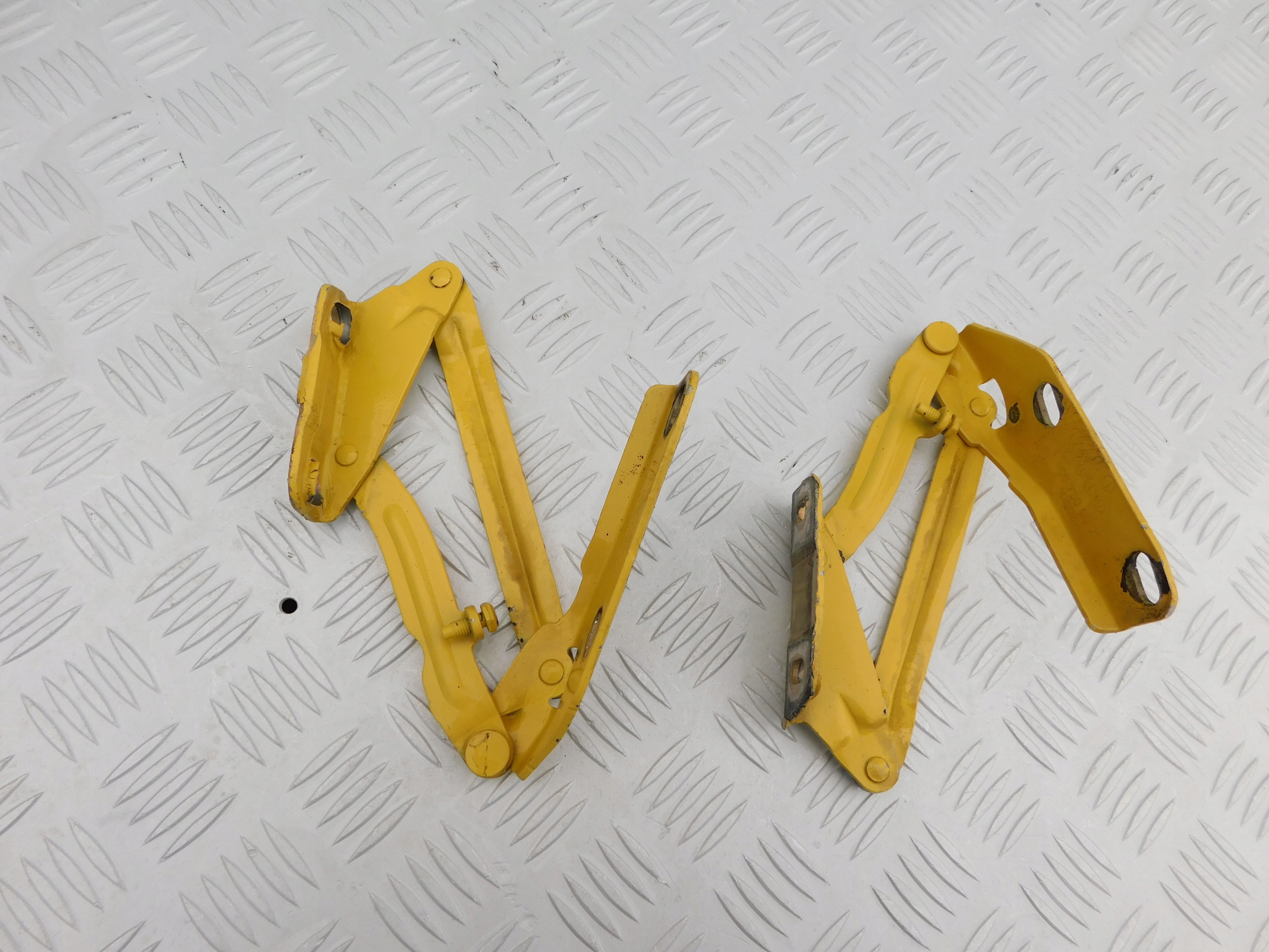 Sprinter 906 VW Crafter hinge - bonnet hinges KOMPLET 2 szt zolte