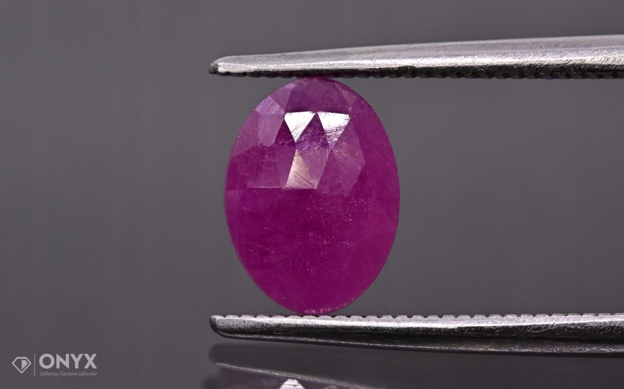 Rubín fazetovaná rozeta ovál 8x6 mm