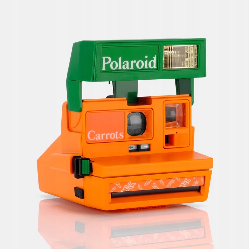 Fotoaparát Polaroid 600 Carrots od Anwara Carrotse