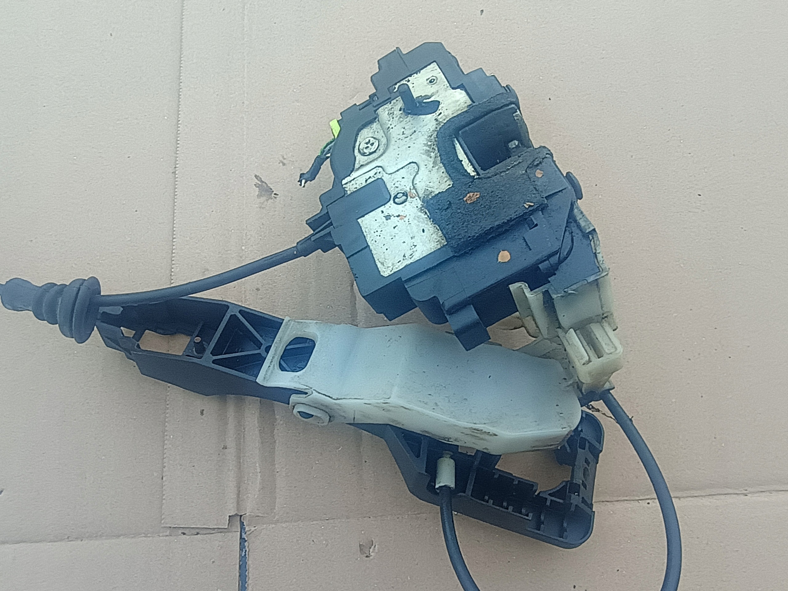 lock door left rear part KIA CEED