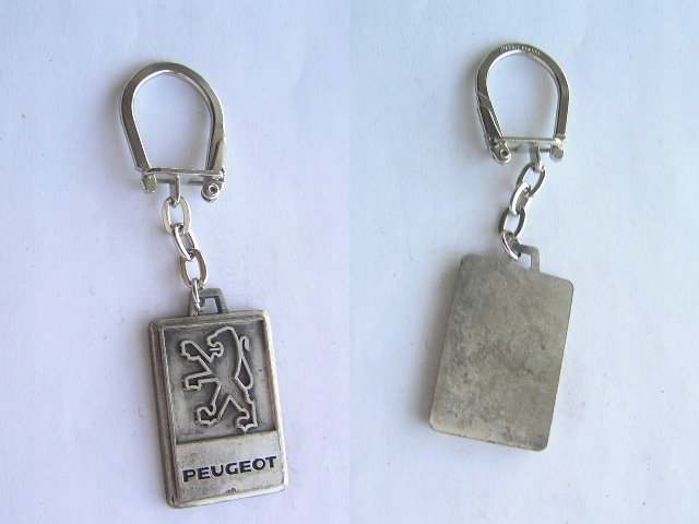 SAMOCHÓD PEUGEOT - MOTORYZACJA - BRELOCZEK Nr1
