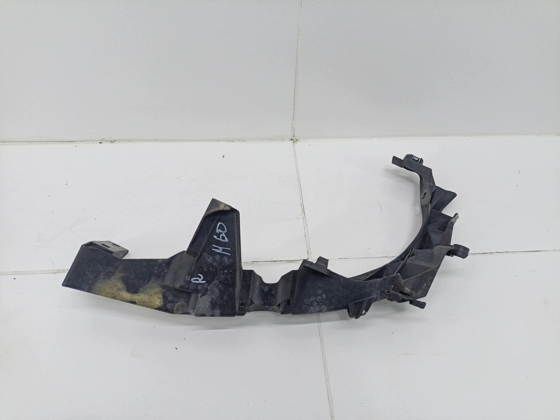 holder lights right side BMW 3 E90/E91 E90 2006 7116708