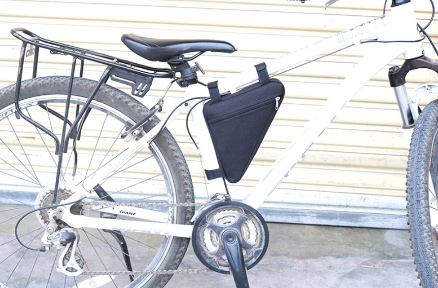 SAKWA ROWEROWA TORBA NA ROWER SASZETKA POD RAMĘ WODOODPORNA TRÓJKĄTNA Rodzaj brak informacji