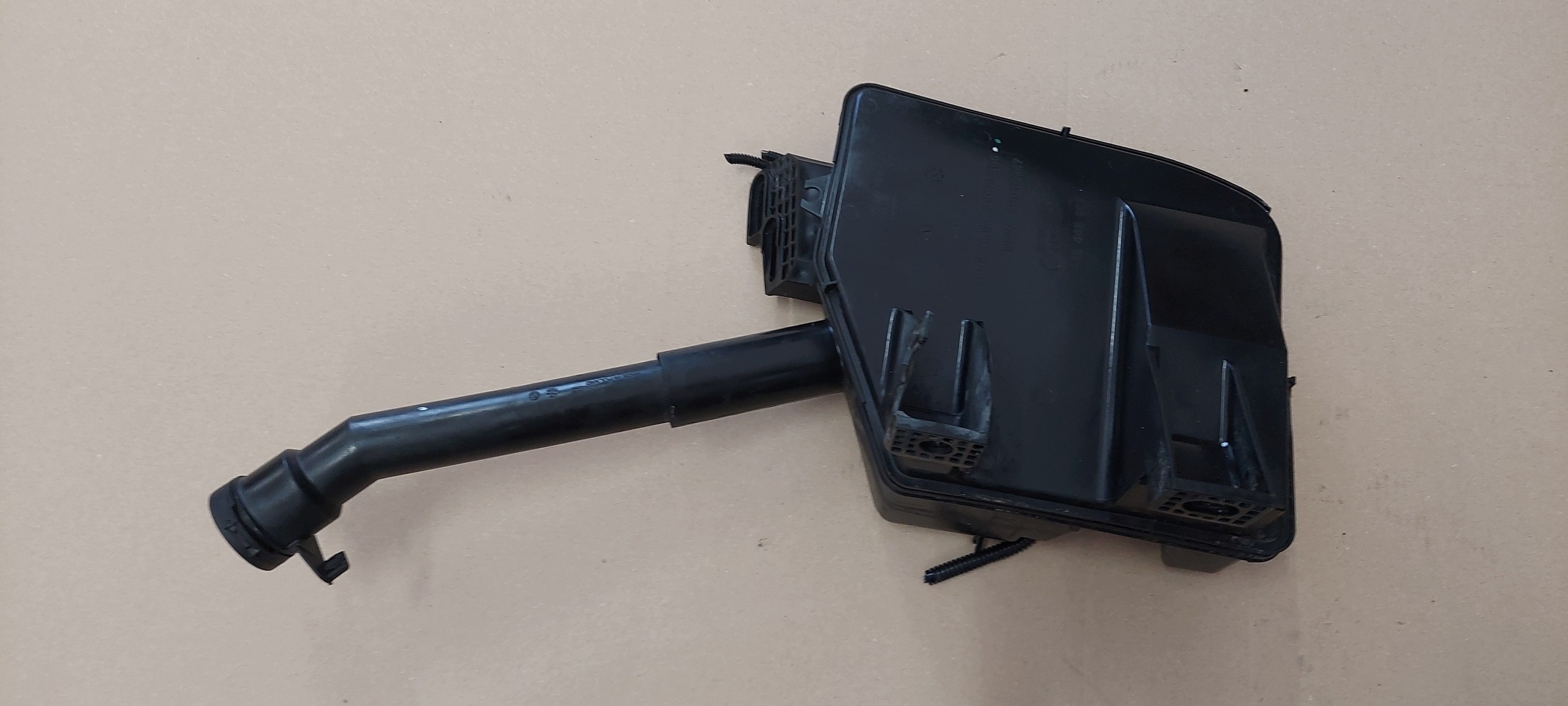 washer fluid tank ASTRA K, ASTRA V 39085496