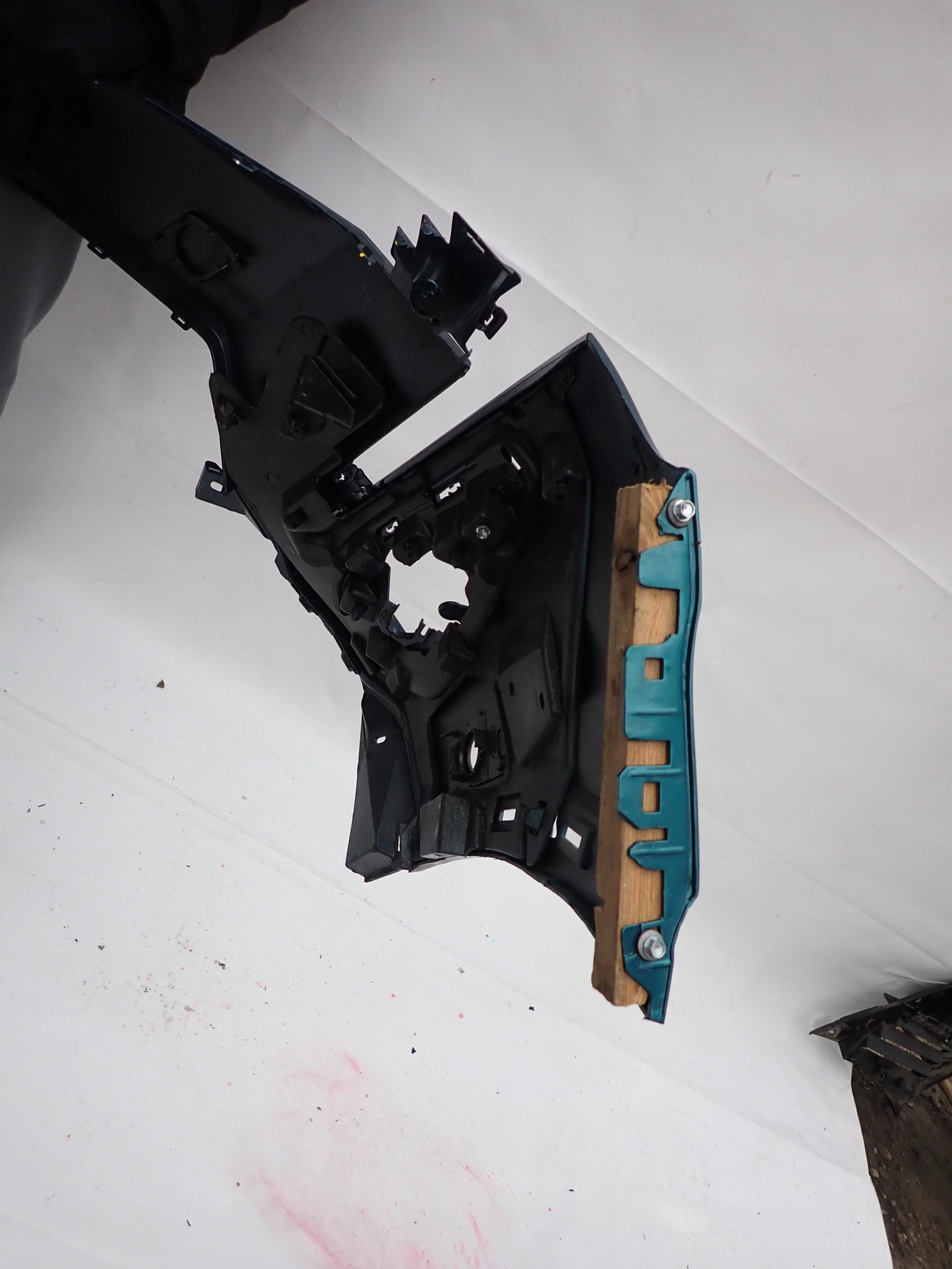 PEUGEOT 3008 II LIFT 20- bumper front front PDC