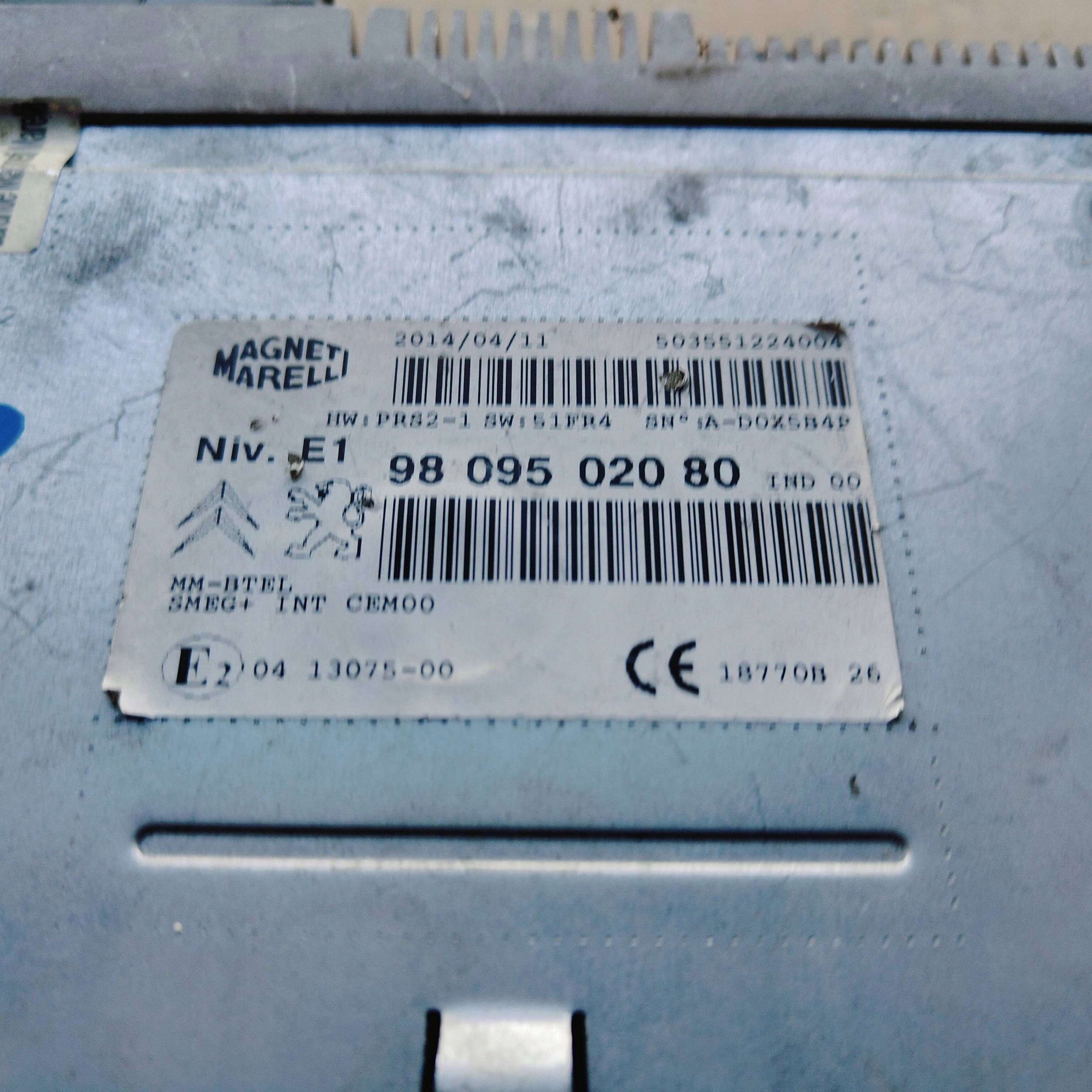 Stacja multimedialna Peugeot 208 e 503551224004