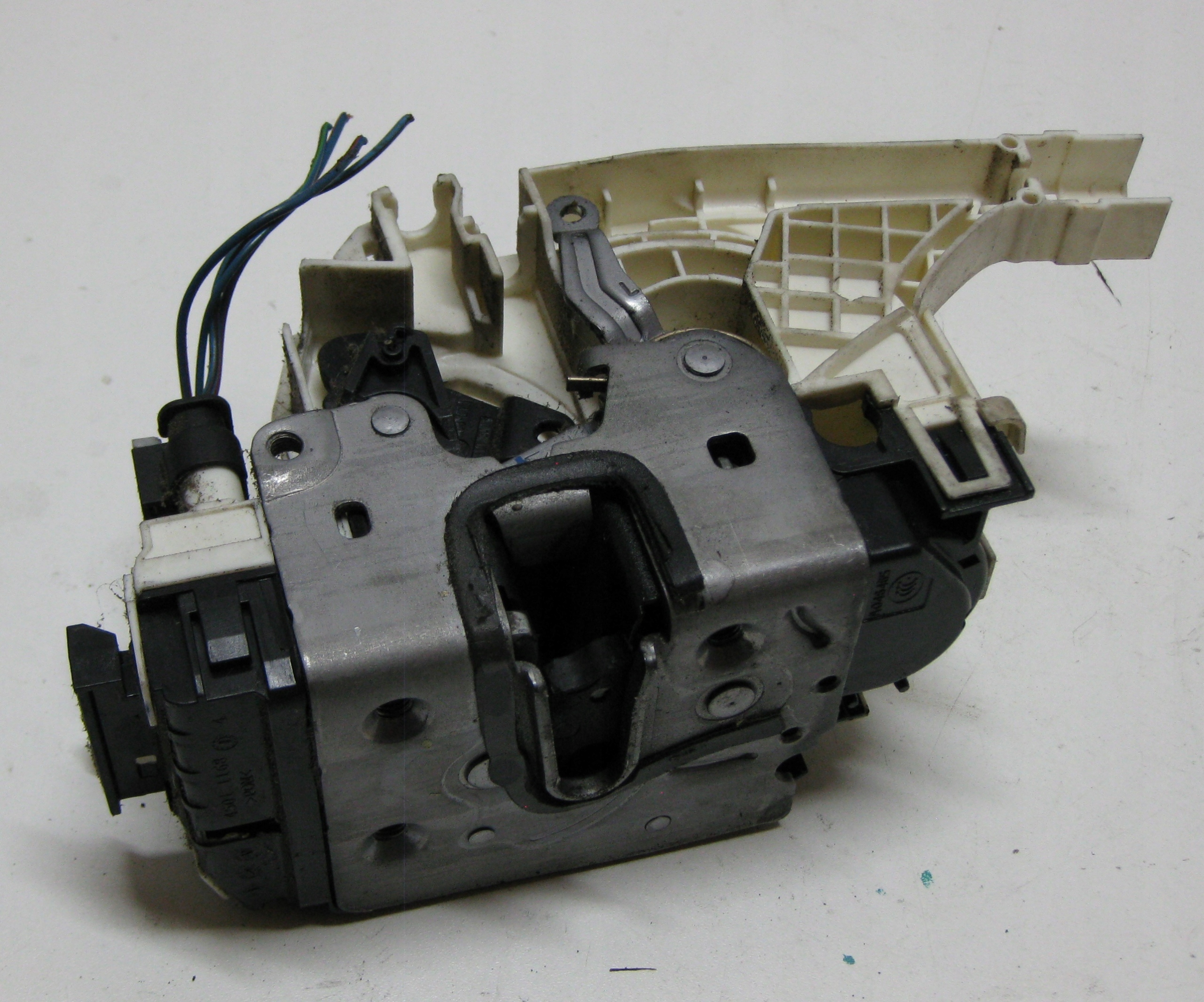 MERCEDES SPRINTER W906 lock door left front A9067202135