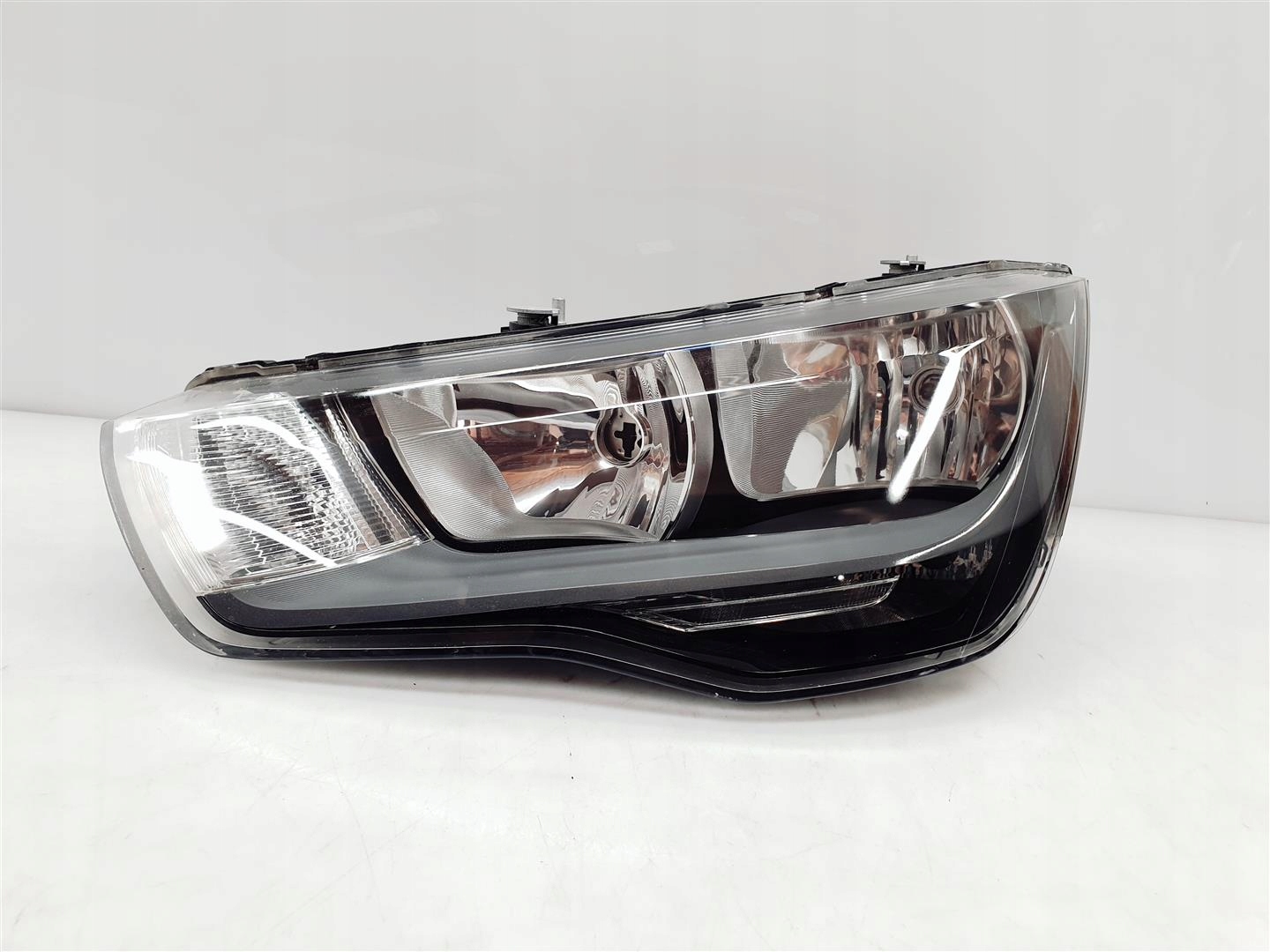 AUDI A1x ФАРА ЛІВА ПЕРЕД PRZEDNIAx0941003