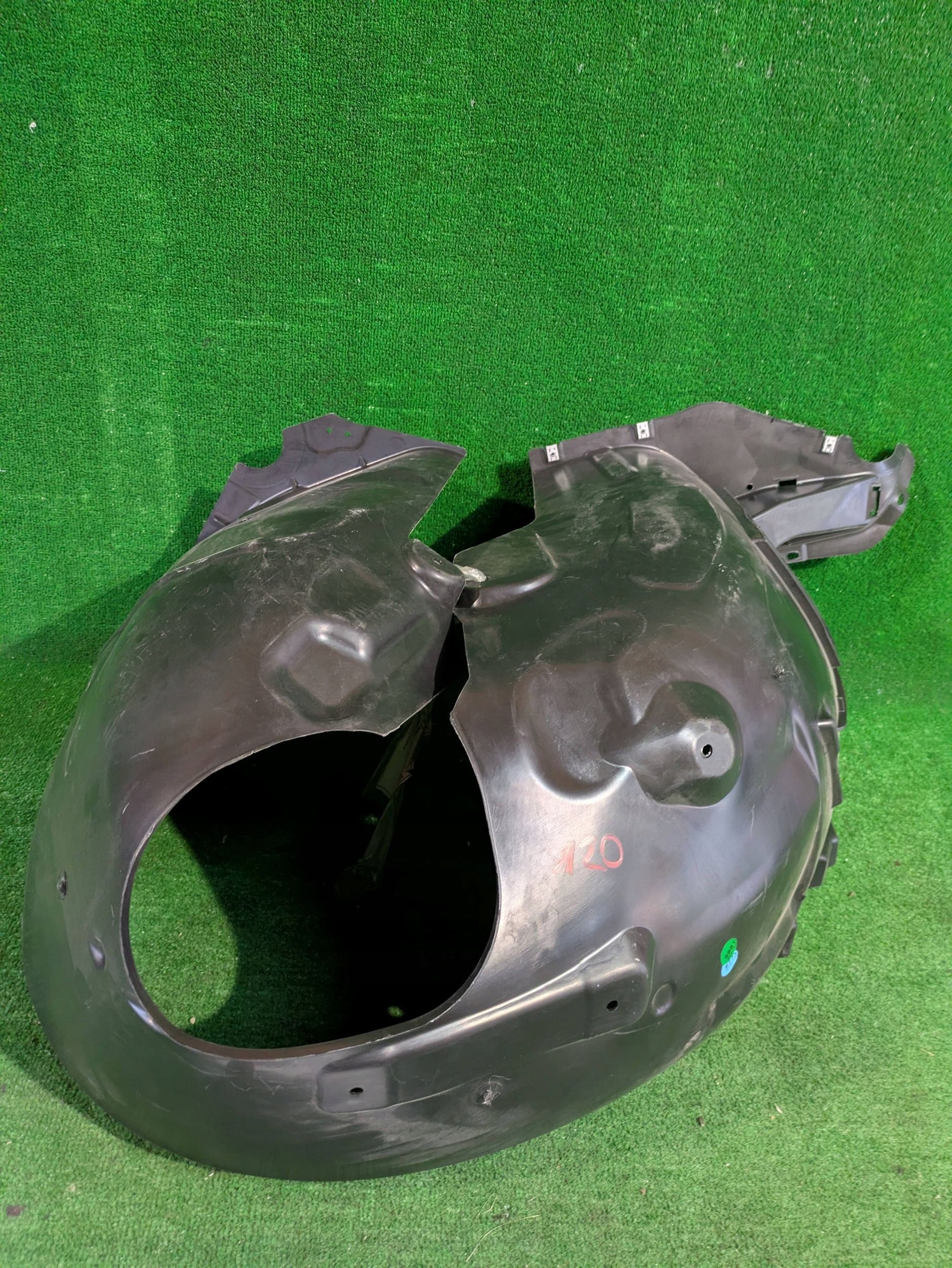 mudguard front right right front AUDI A3 8Y 20- NR.301