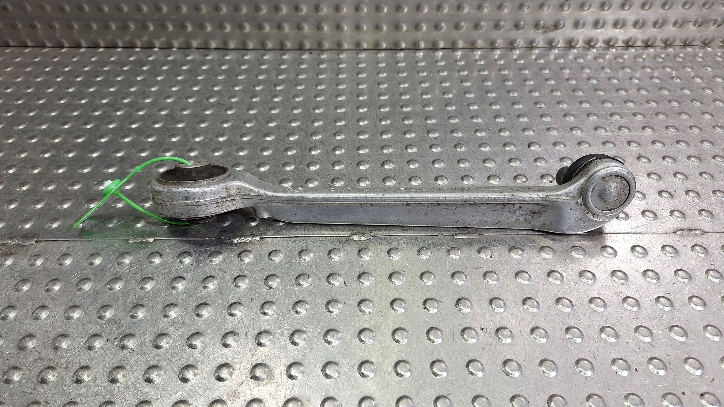 arm left front upper OE 8D0407507E AUDI A4 B6 A6 C5 PASSAT B5 SUPERB and