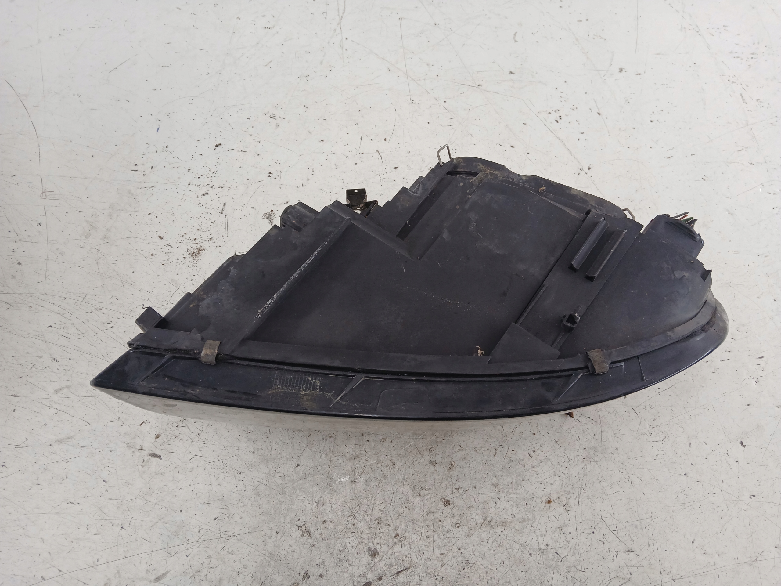 VOLVO V50 S40 II light right front lens 30698886