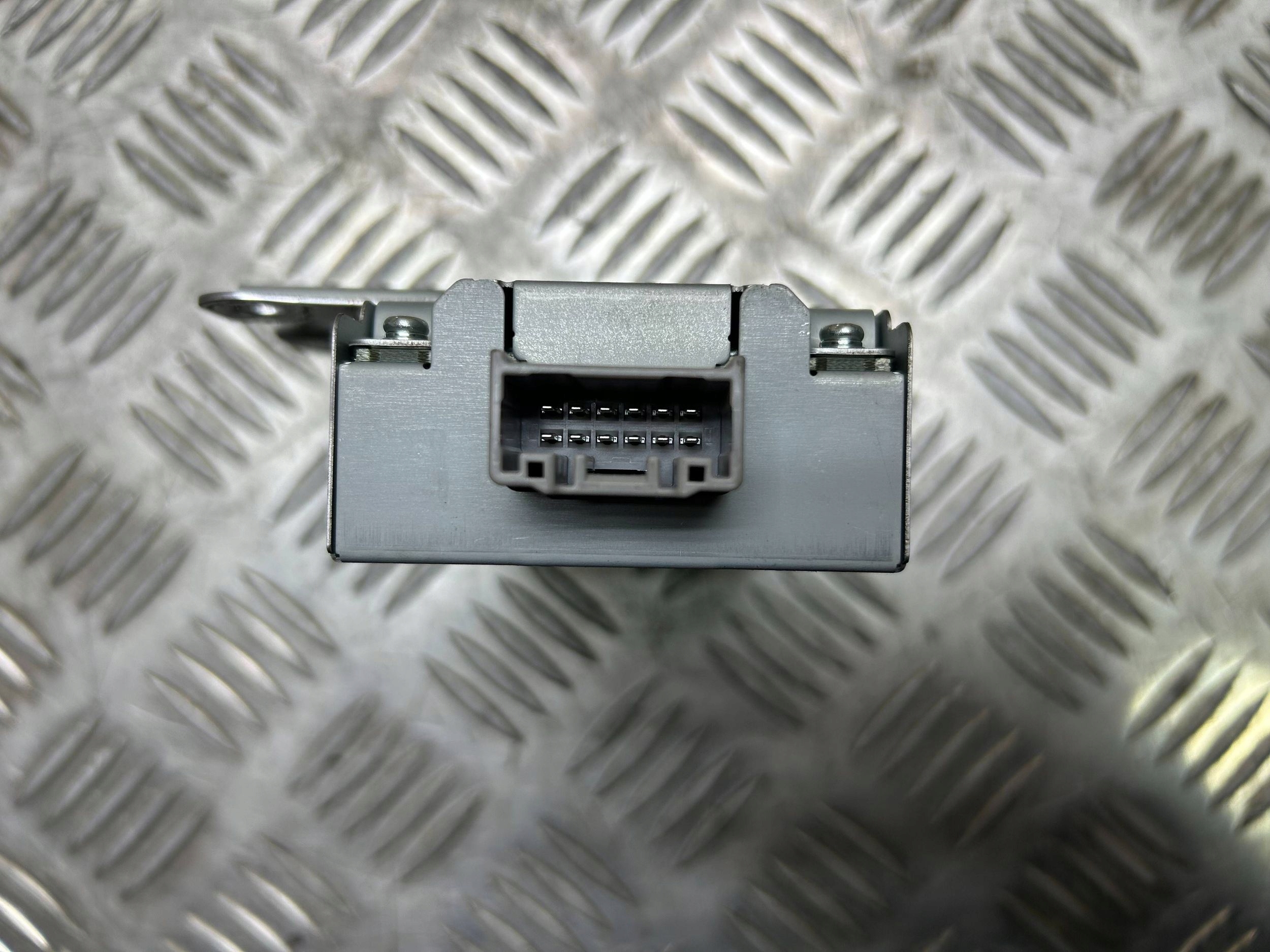 module control unit Toyota Avensis III T27 T29 2016 8598A05020
