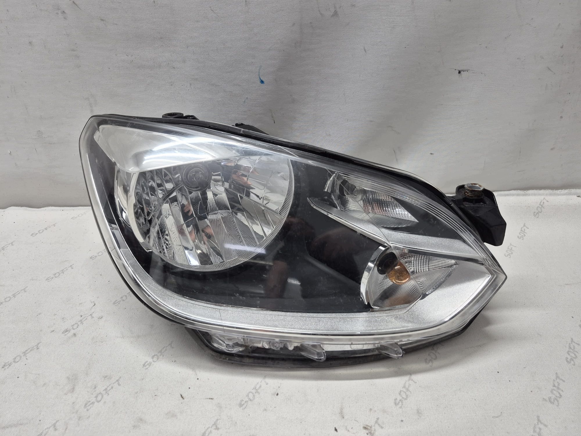 VW UP LIFT 1S 11-16 light right front front