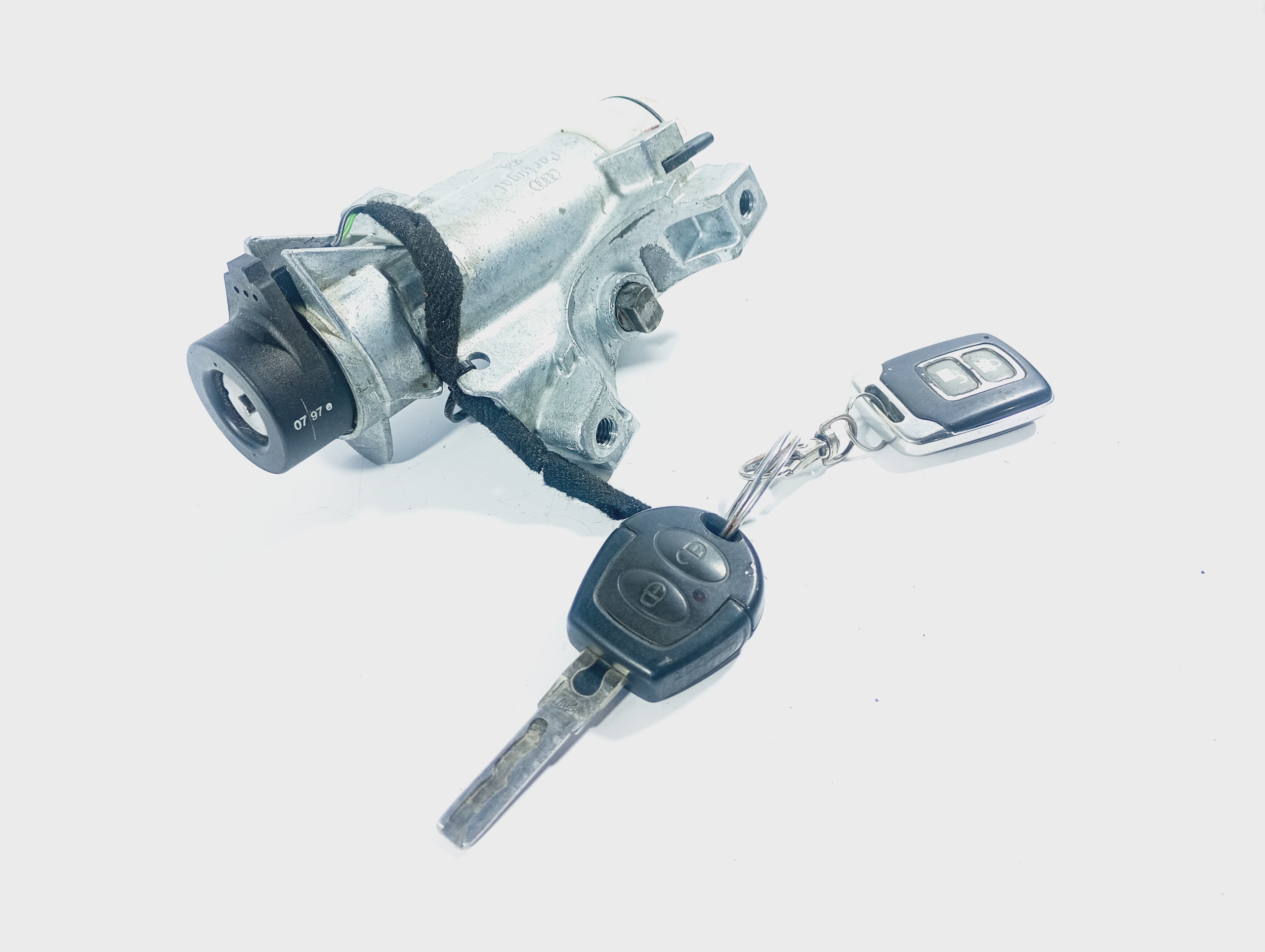 ignition z kluczykiem OE 4D0905851E VW PASSAT B5 96-00