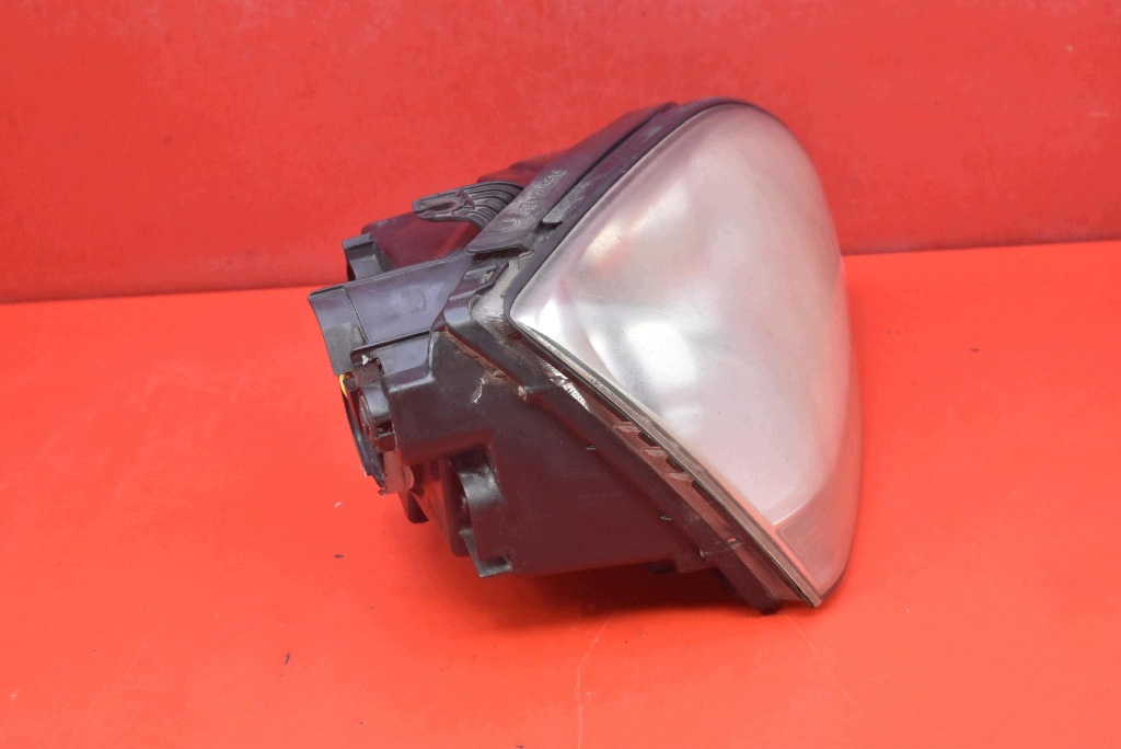 REFLEKTOR right light front EU 92102-3E0 KIA SORENTO 1 and 02-06