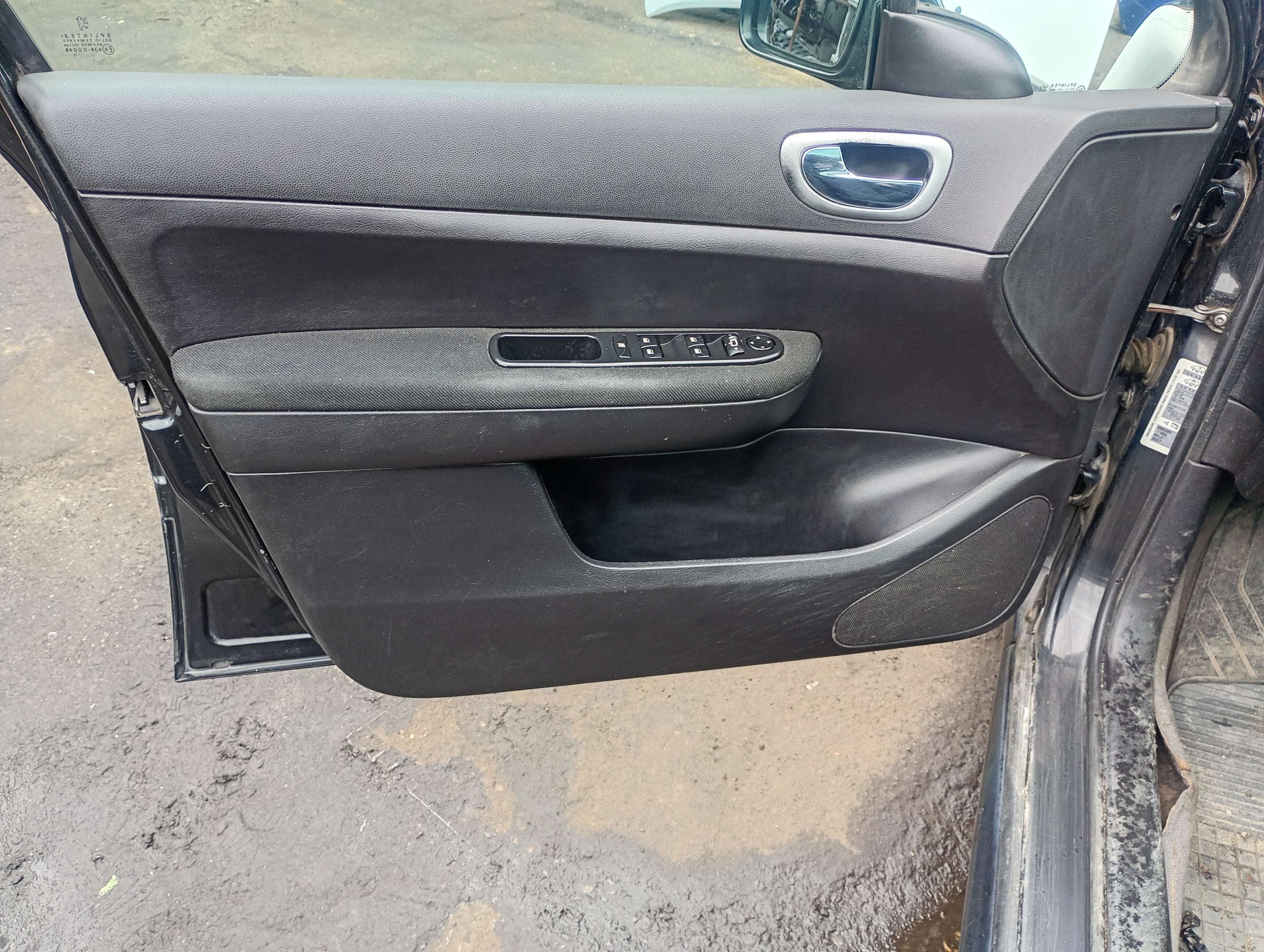 upholstery side left front Peugeot 307 SW 02-08