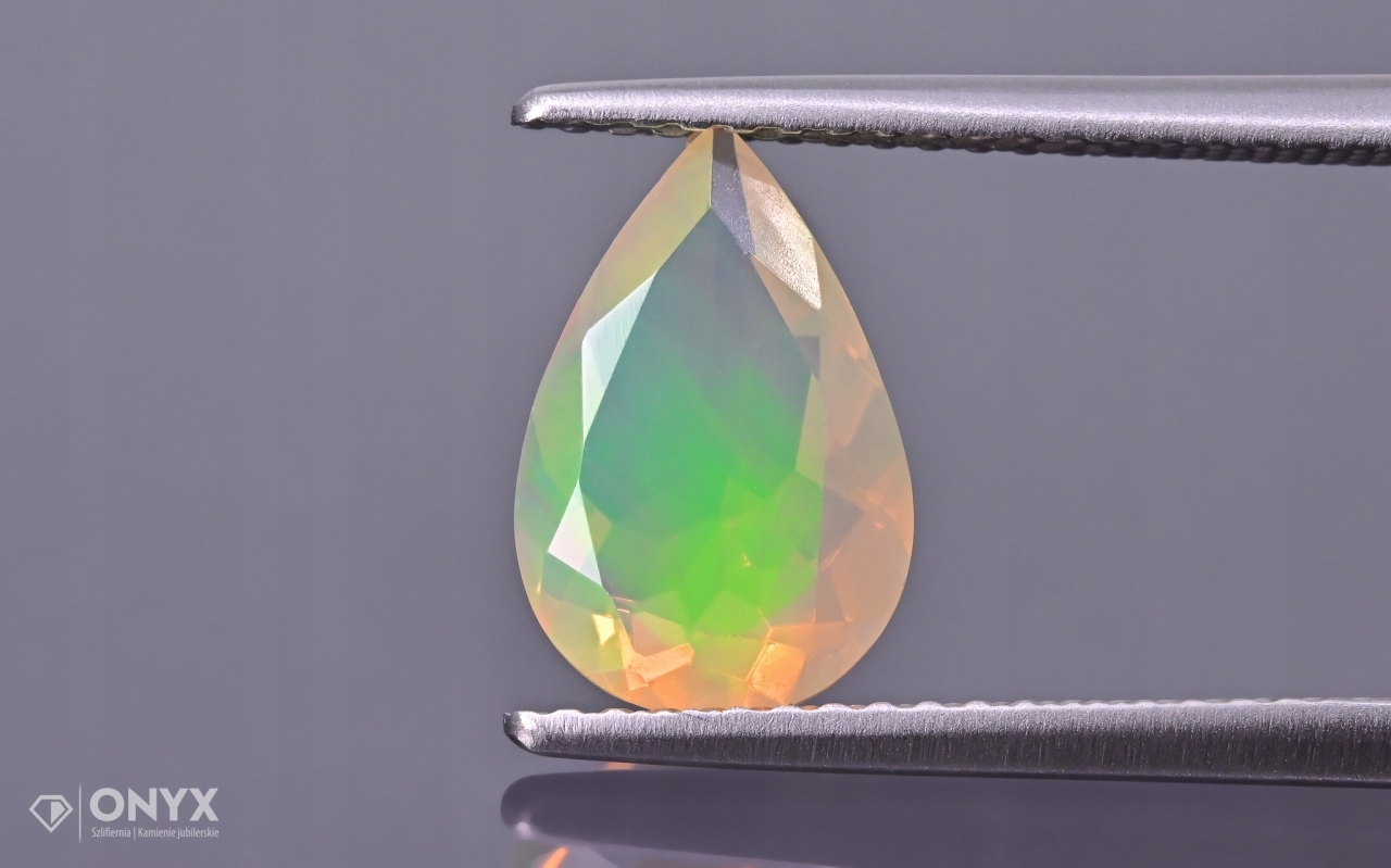 Opál z Etiopie fasetovaná slza 10,5x7 mm