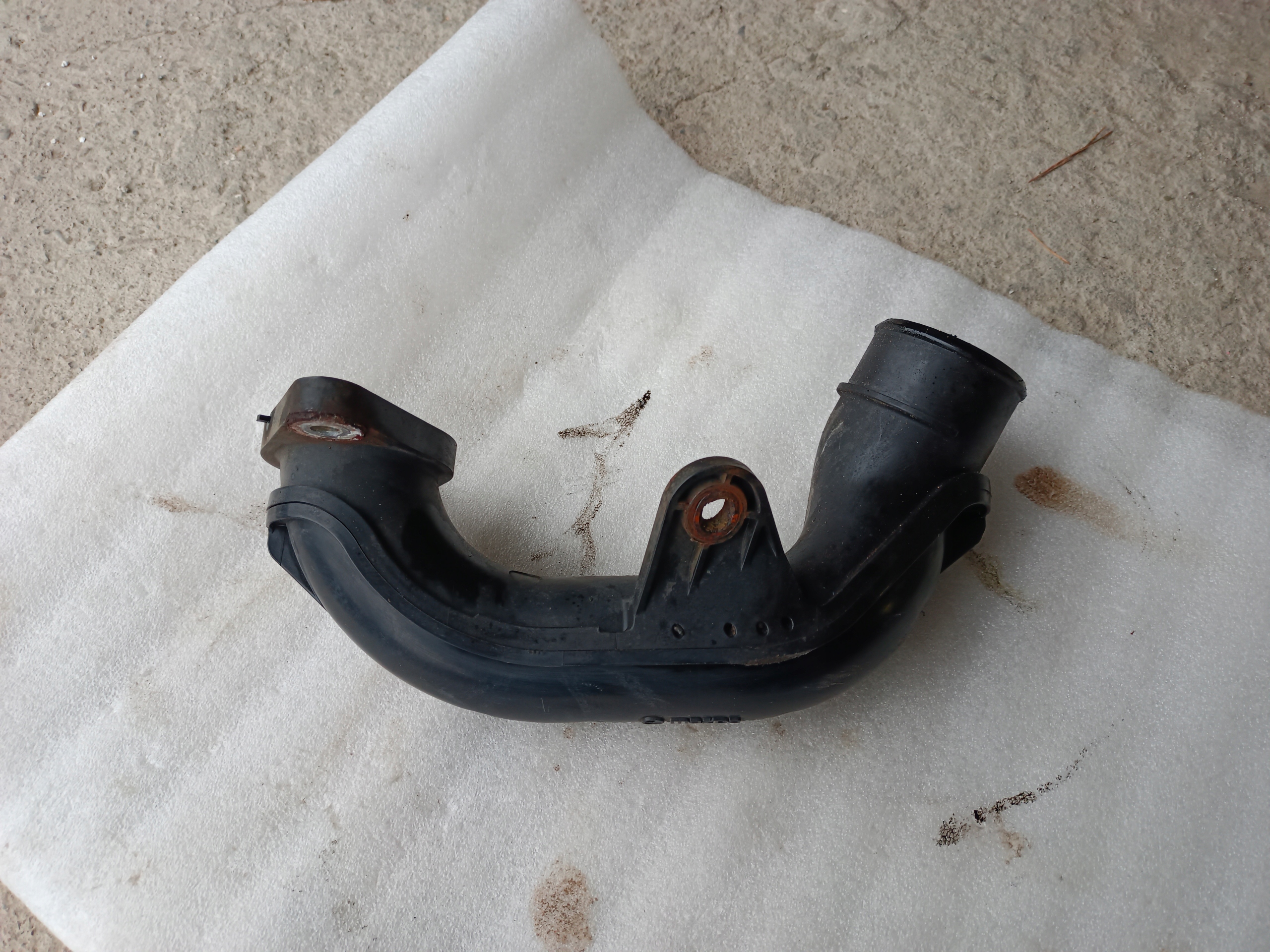 K3887 SH01 - MAZDA 3 6 CX5 12-18R 2.2 D шланг интеркулера