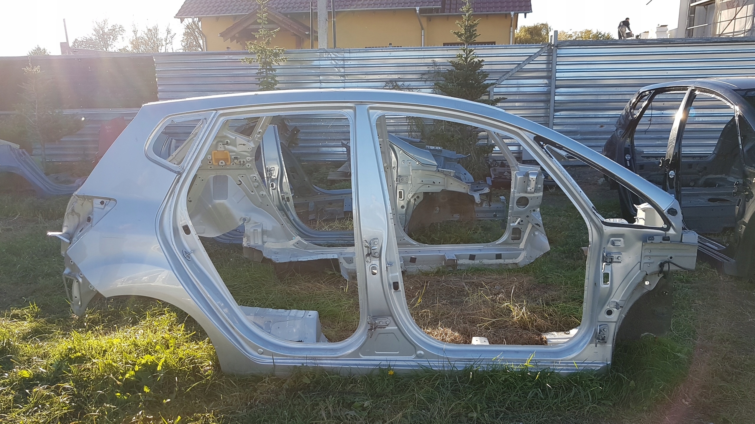 KIA VENGA ЧЕТВЕРТЬ КРЫЛО ПРАВЫЙ ЗАД. ЗАДНЯЯ 2009-