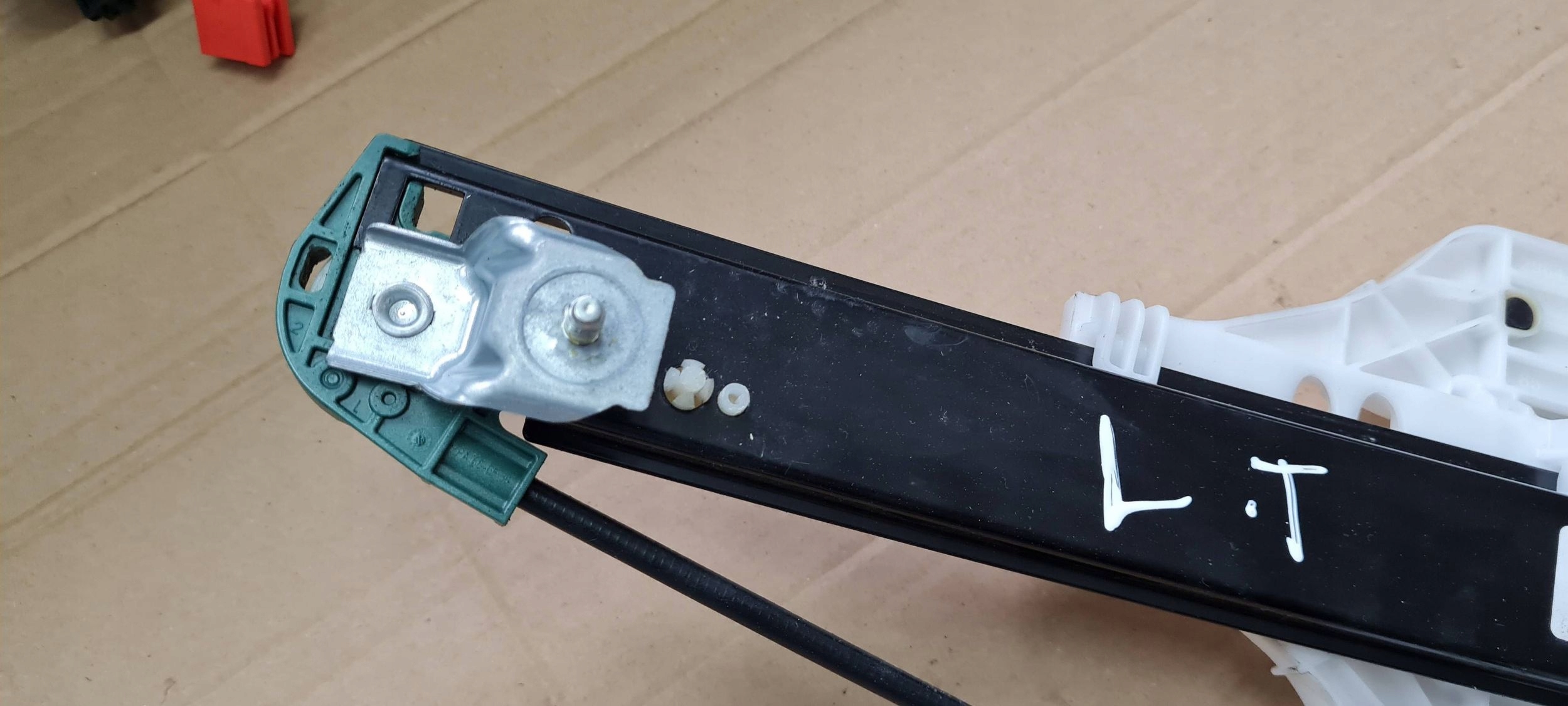 A6 C8 4K mechanism lift door windows left rear part 4K0839461