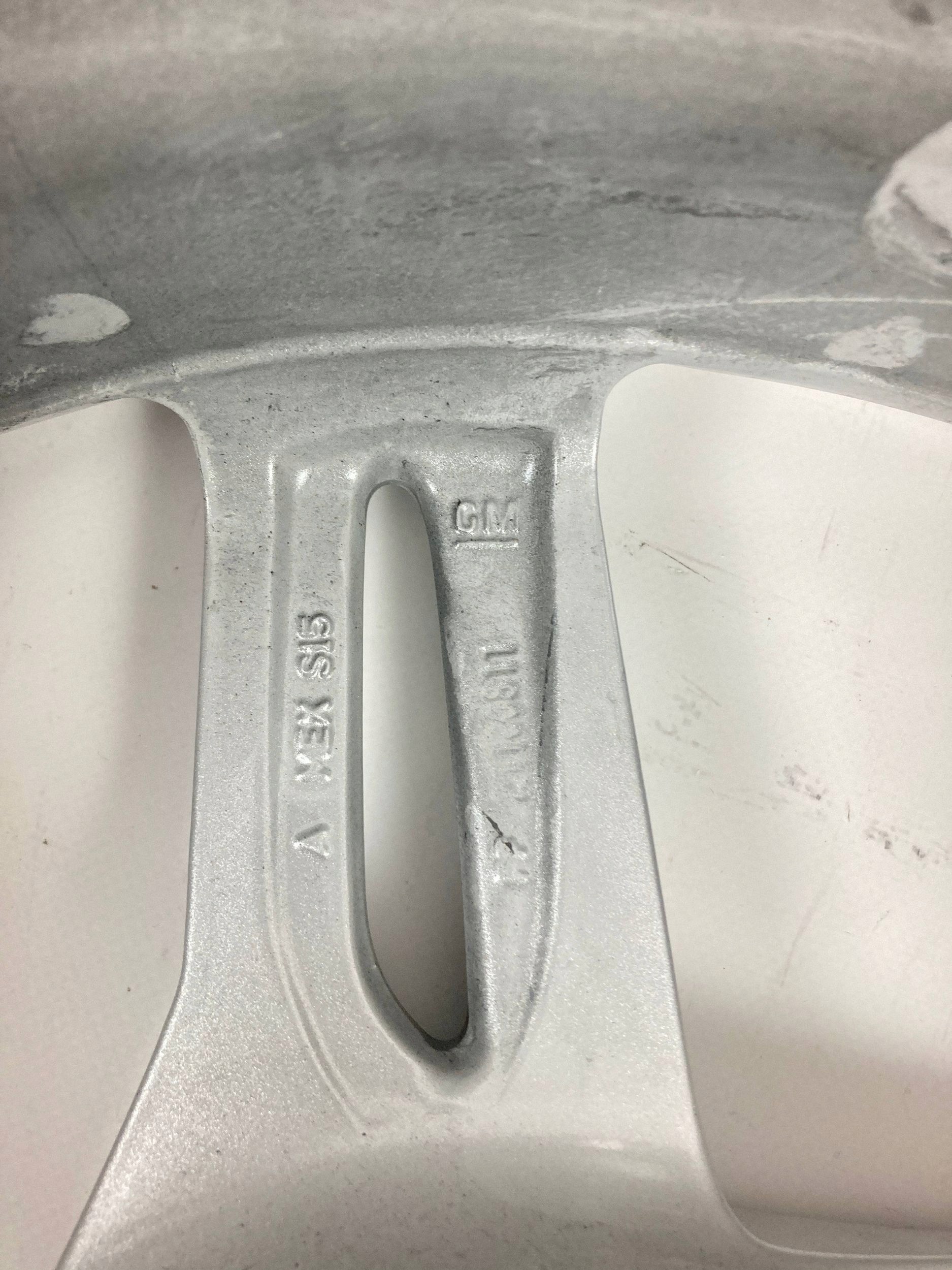 Chevrolet Corvette C8 Stingray disk disk hliníkový 19' OEM 2020-2024