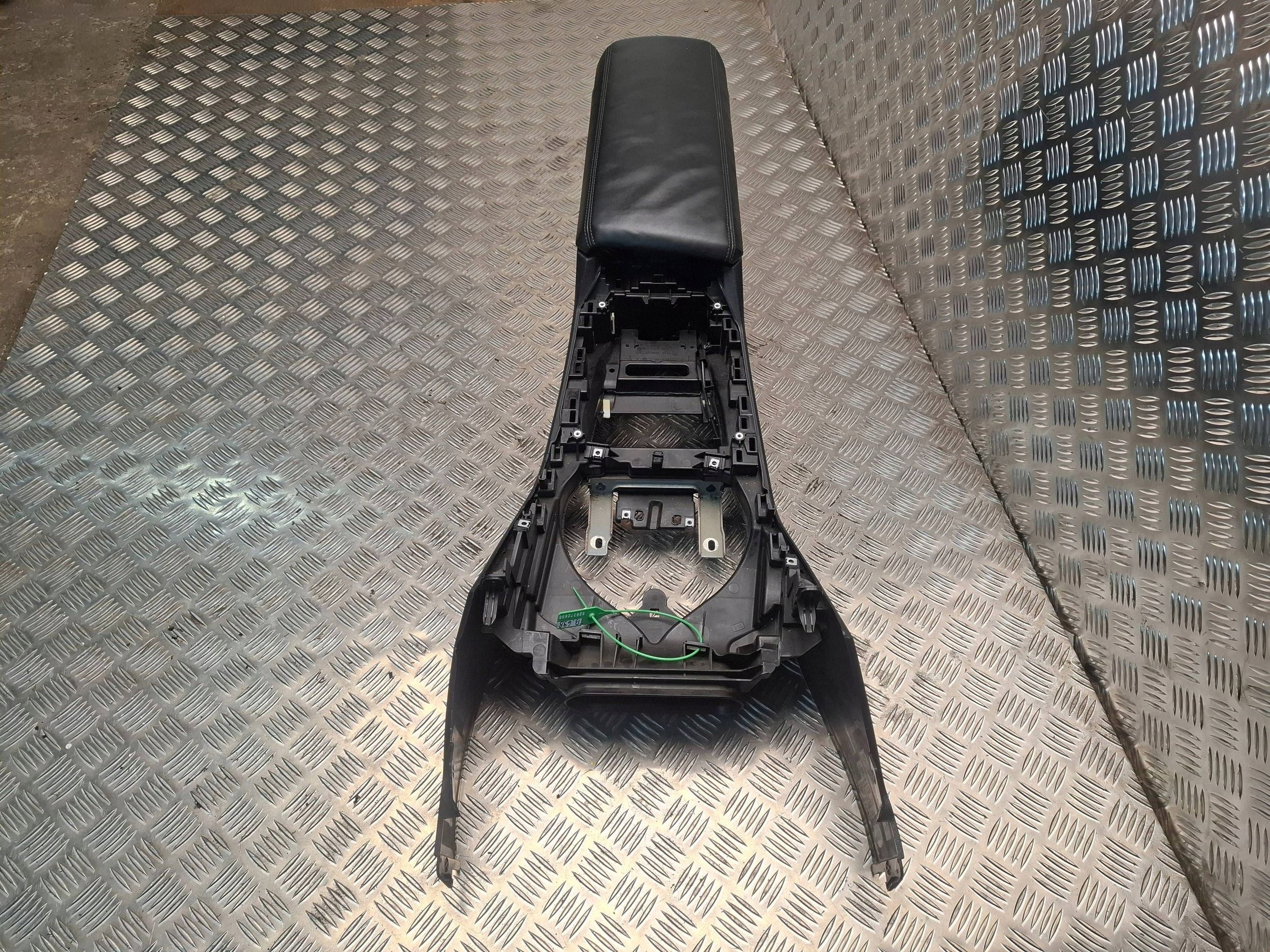 armrest TUNEL central 5116584507 BMW 3 G20 4 G22 G23 G82