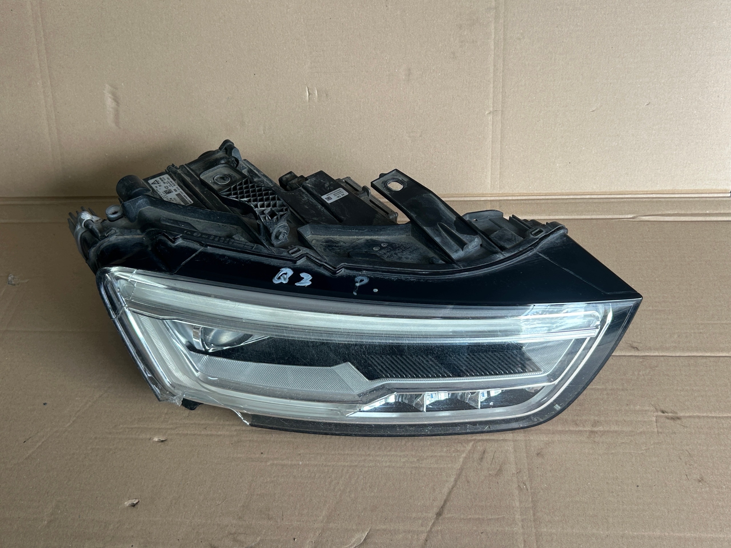 AUDI Q3 8U LIFT 14- light right front LED EUROPA 8U0941034