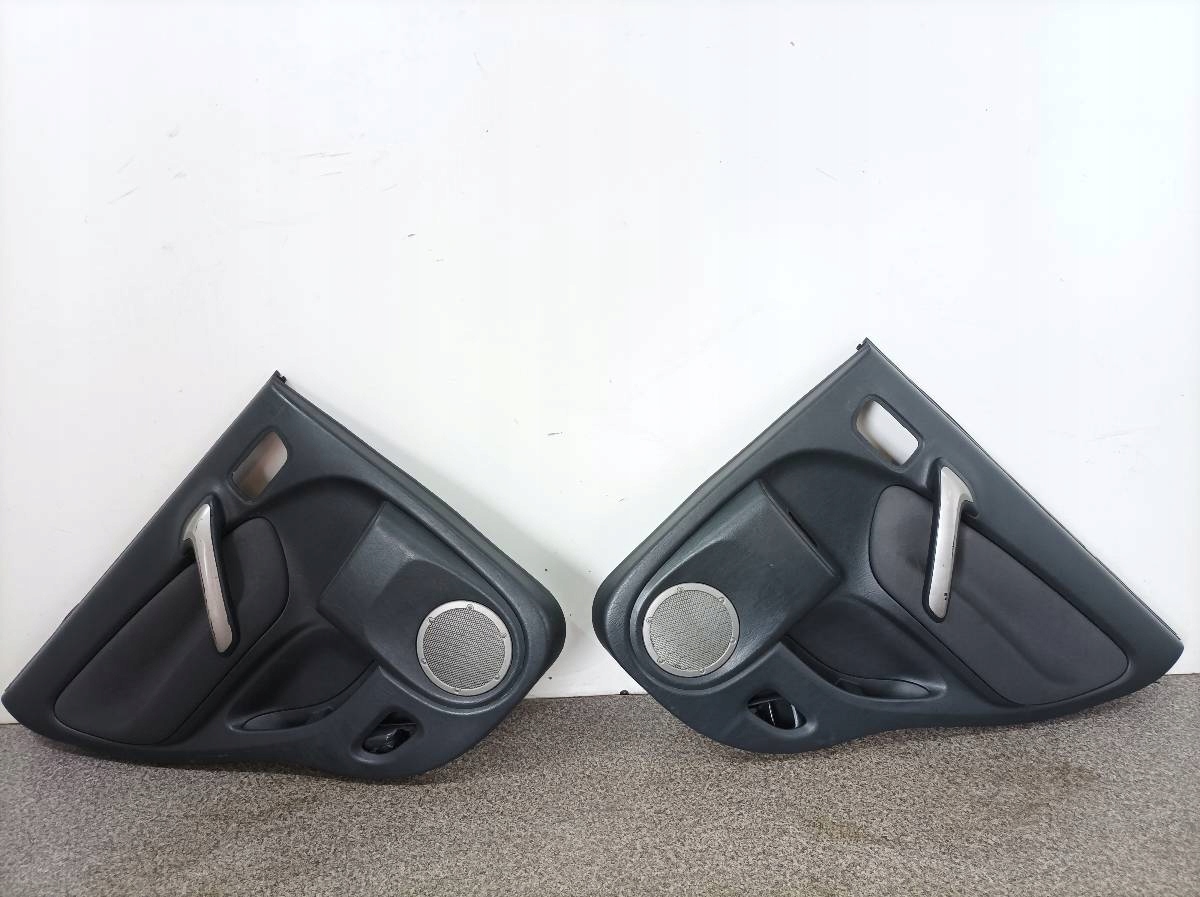 upholstery side right left rear part KOMPLET Toyota RAV4 II (2000-2005)