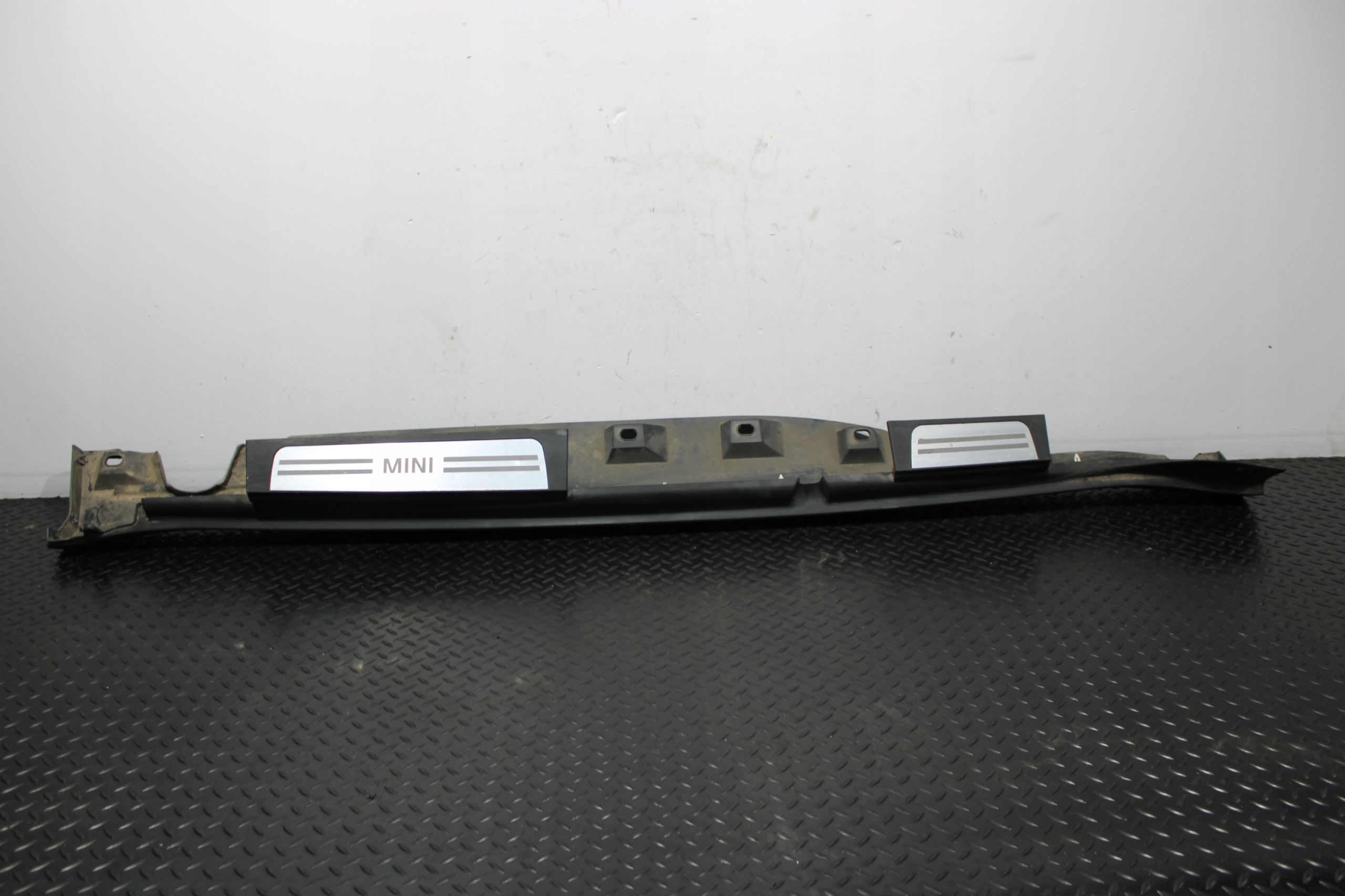 cap threshold threshold left MINI COUNTRYMAN R60 9801887