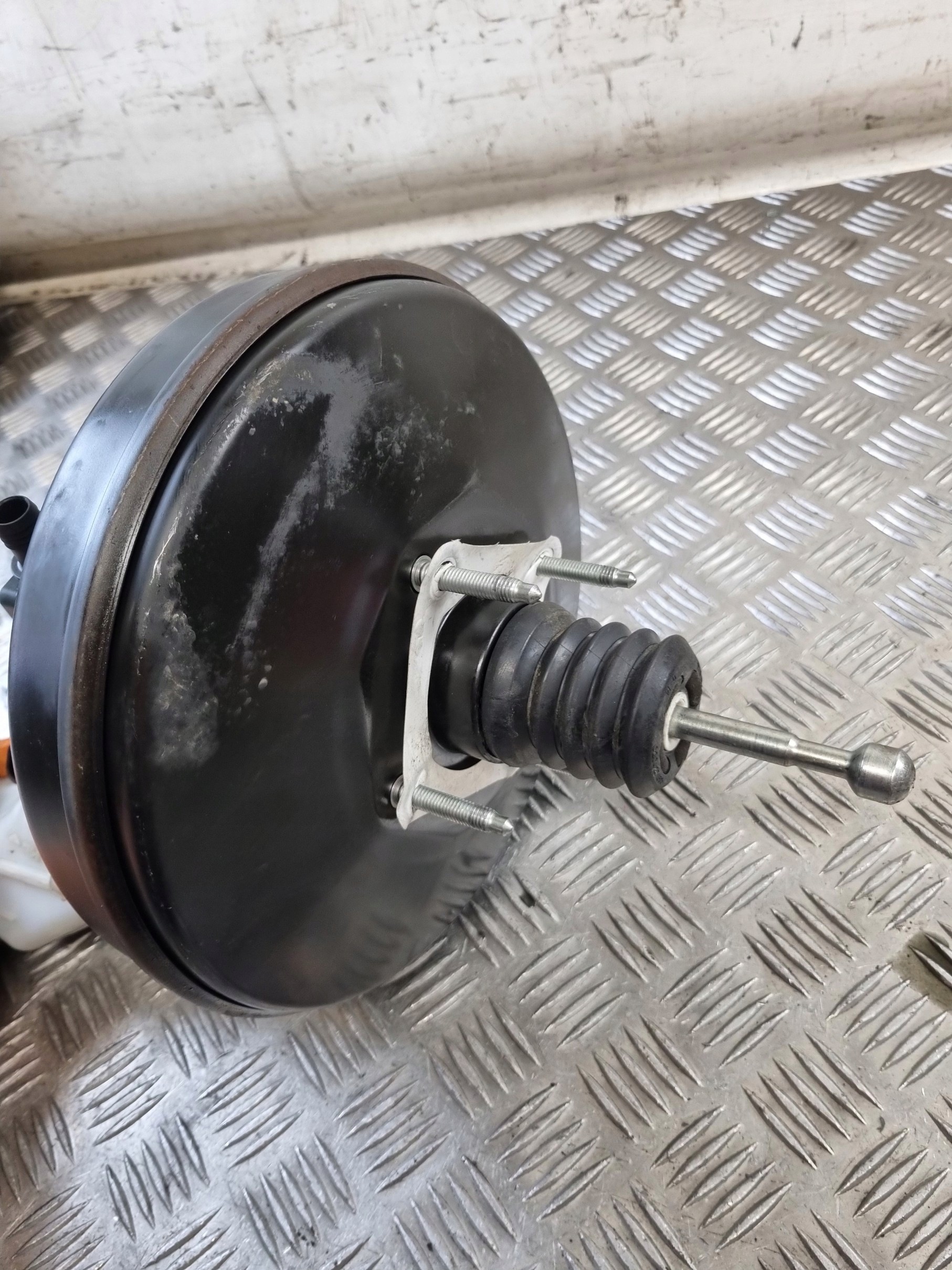 servo servo frein EU 39078521 OPEL CORSA E 1.4