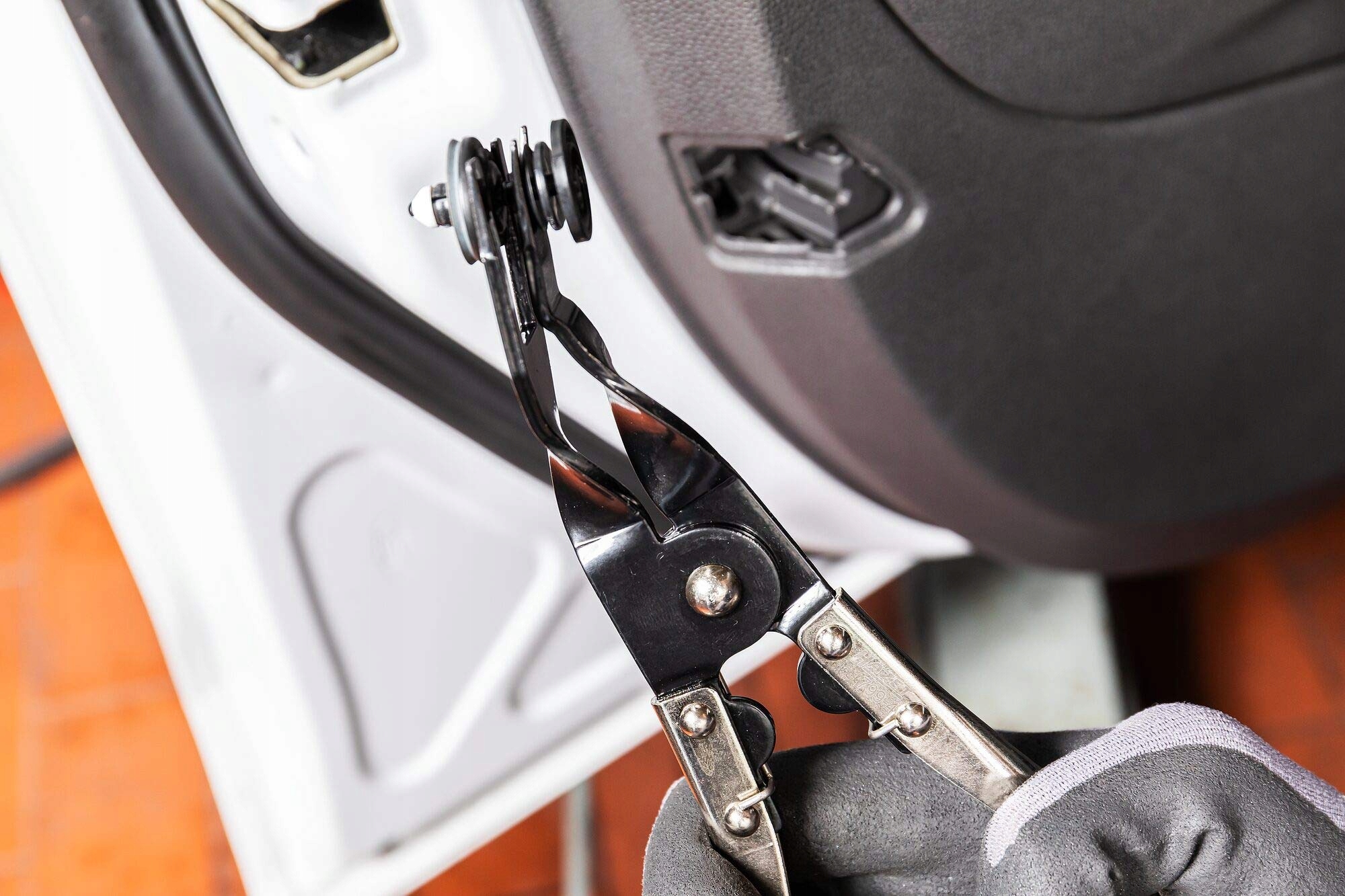 CĘGI LUZUJĄCE, ZABEZPIECZENIE KLAMKI DRZWI / KORBK Marka Hazet